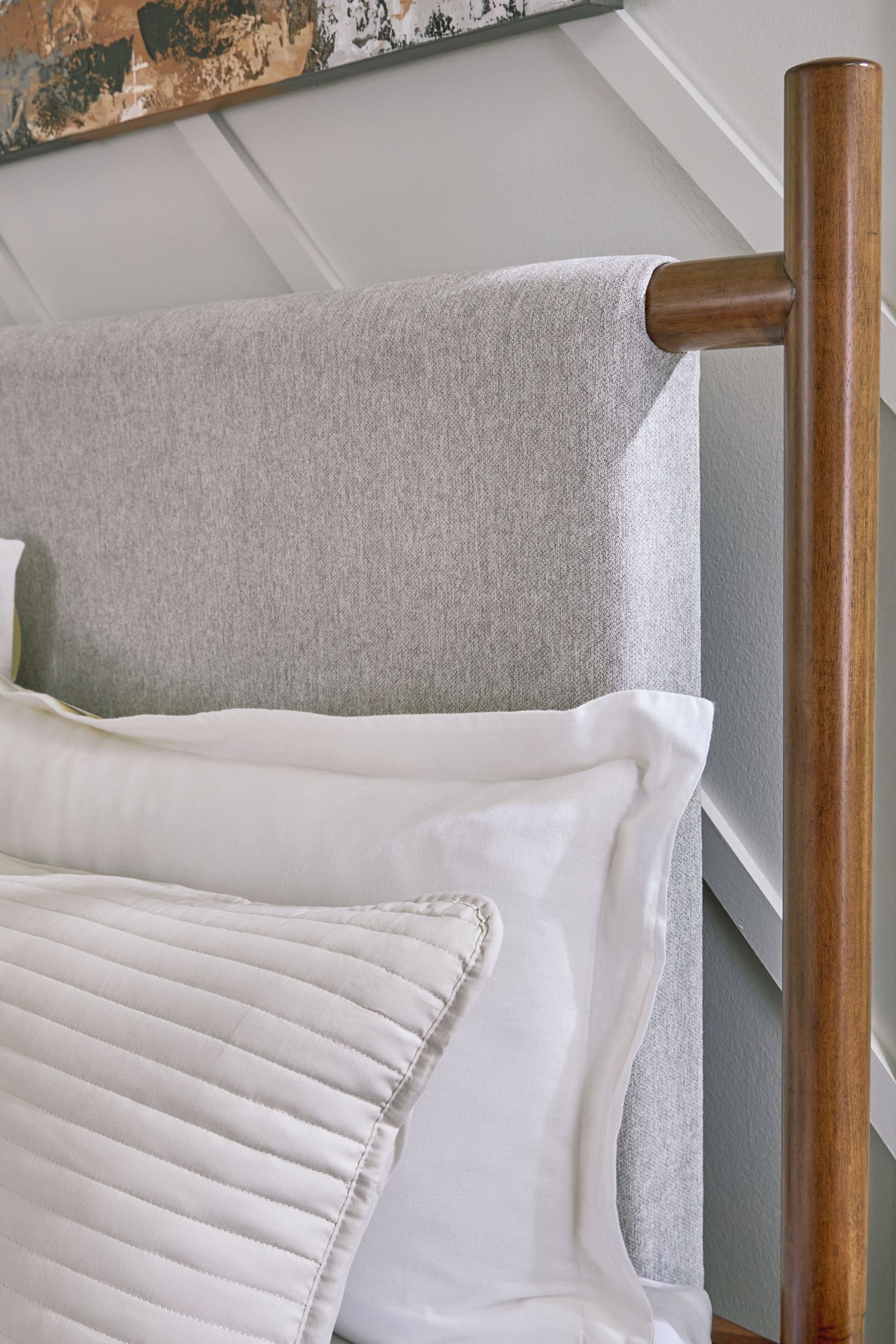 Lyncott - Upholstered Bed - Image 2