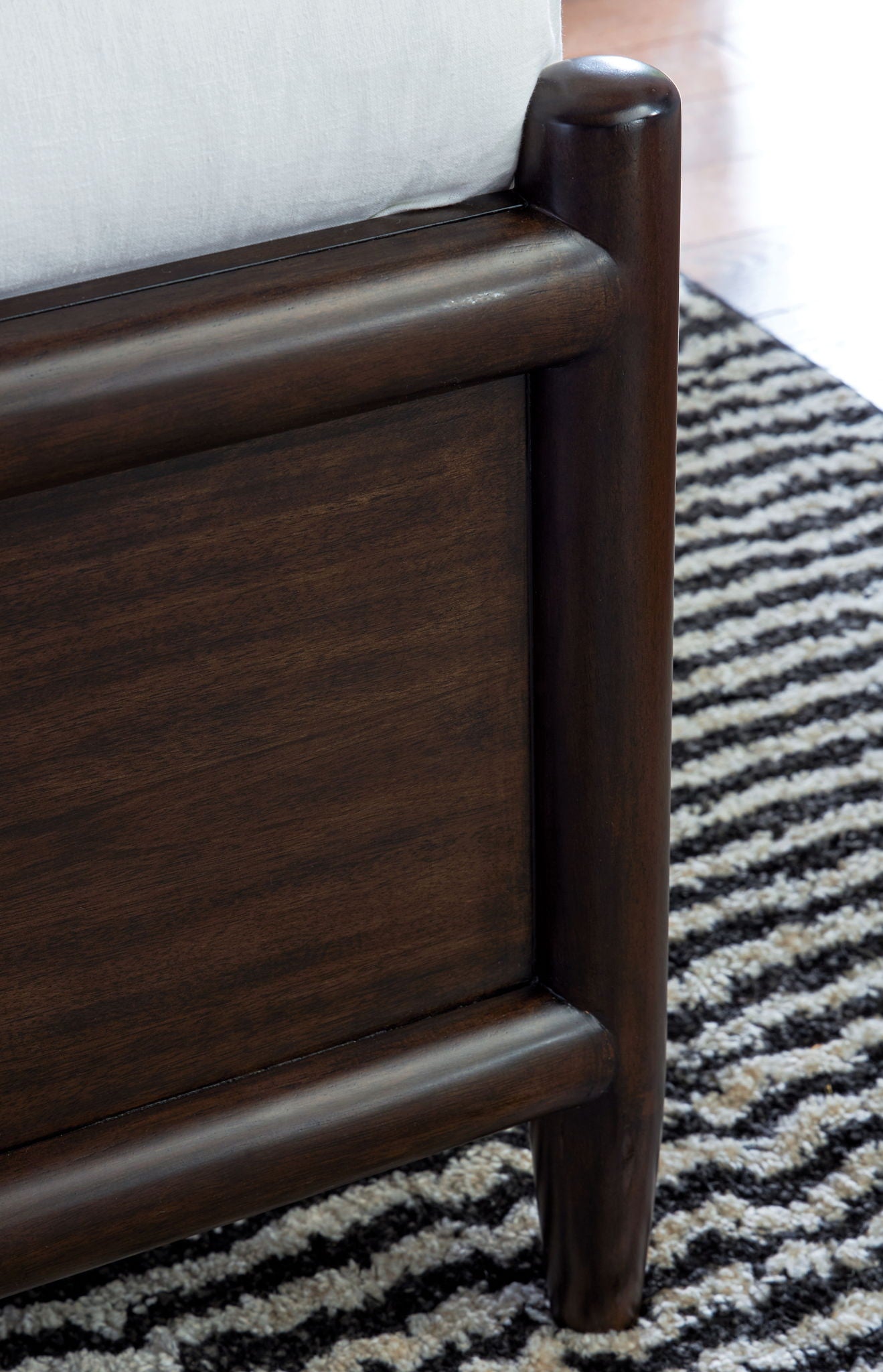 Dantenton - Panel Bed - Image 2
