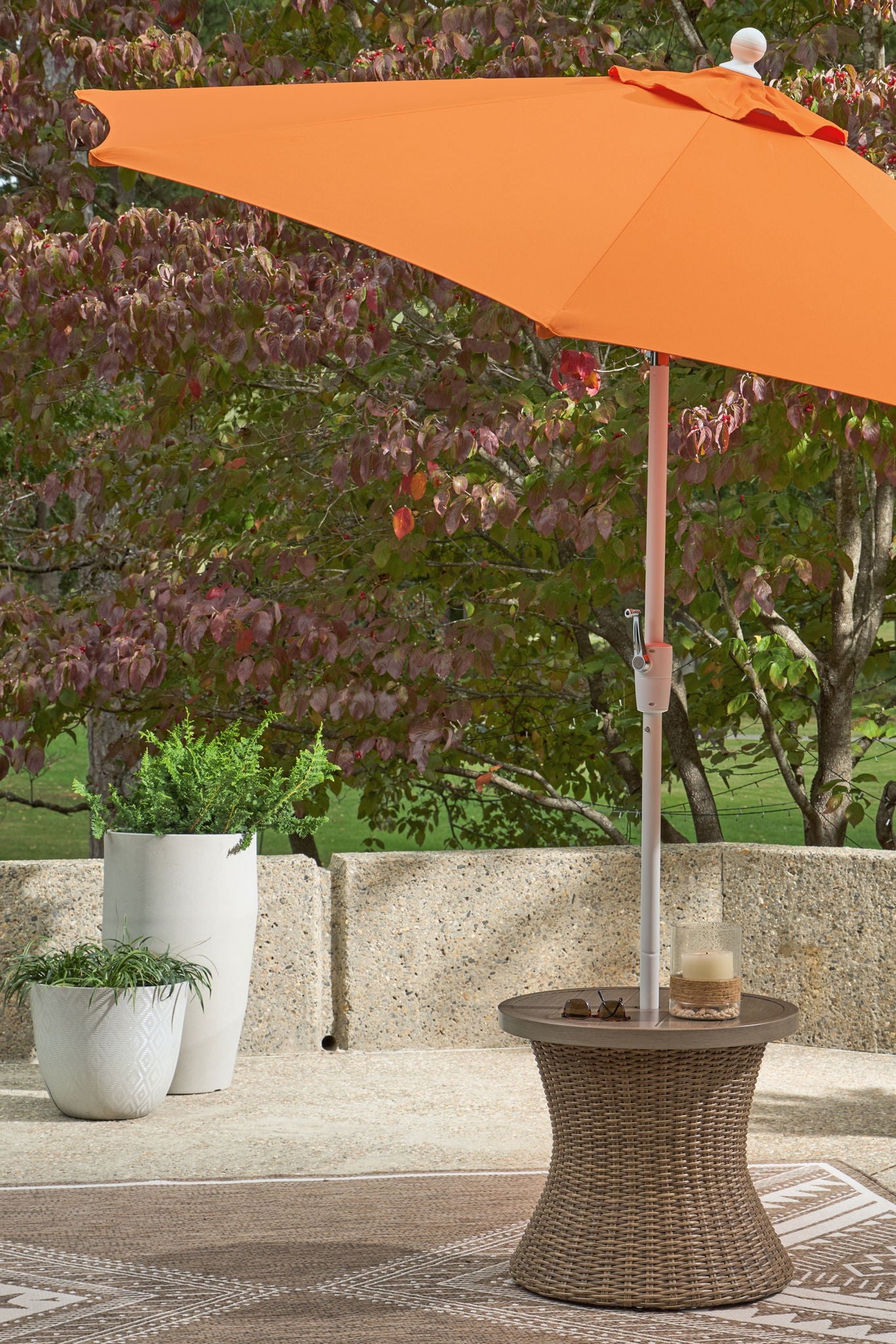 Laguna Heights - Round End Table With Umbrella Option - Beige - Image 3