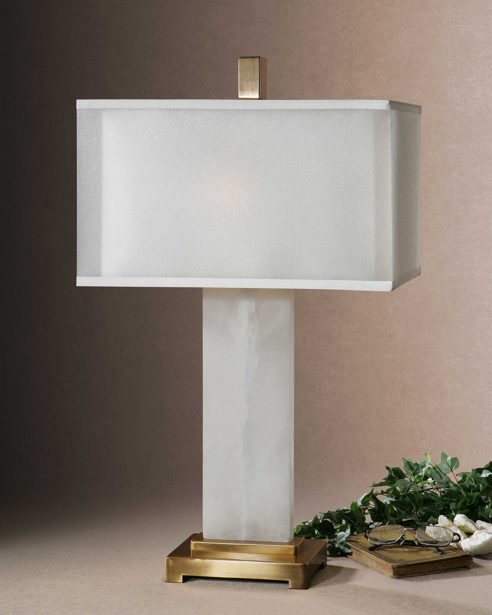 Athanas - Alabaster Lamp - White - Image 2