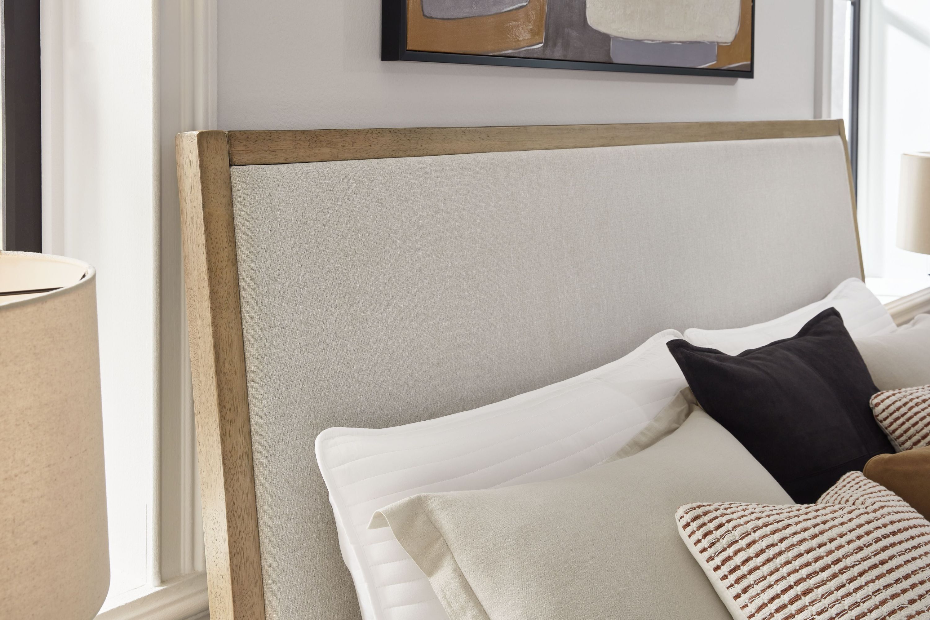 Tomtyn - Upholstered Bed - Image 2