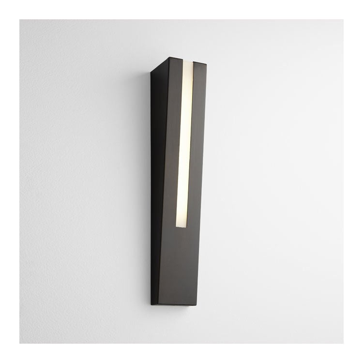 Karme Single-Light LED Wall Sconce – Oiled Bronze