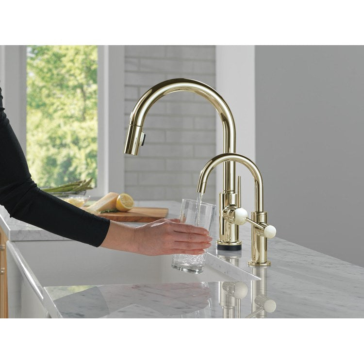 Kitchen Faucet Trinsic Touchless 1 Lever ADA CEC Brilliance Polished Nickel Pull Down 2 Function Gooseneck 360 DEG Swivel 1 Hole Deck Touch2O/MagnaTite 1.8 Gallons per Minute - Image 2