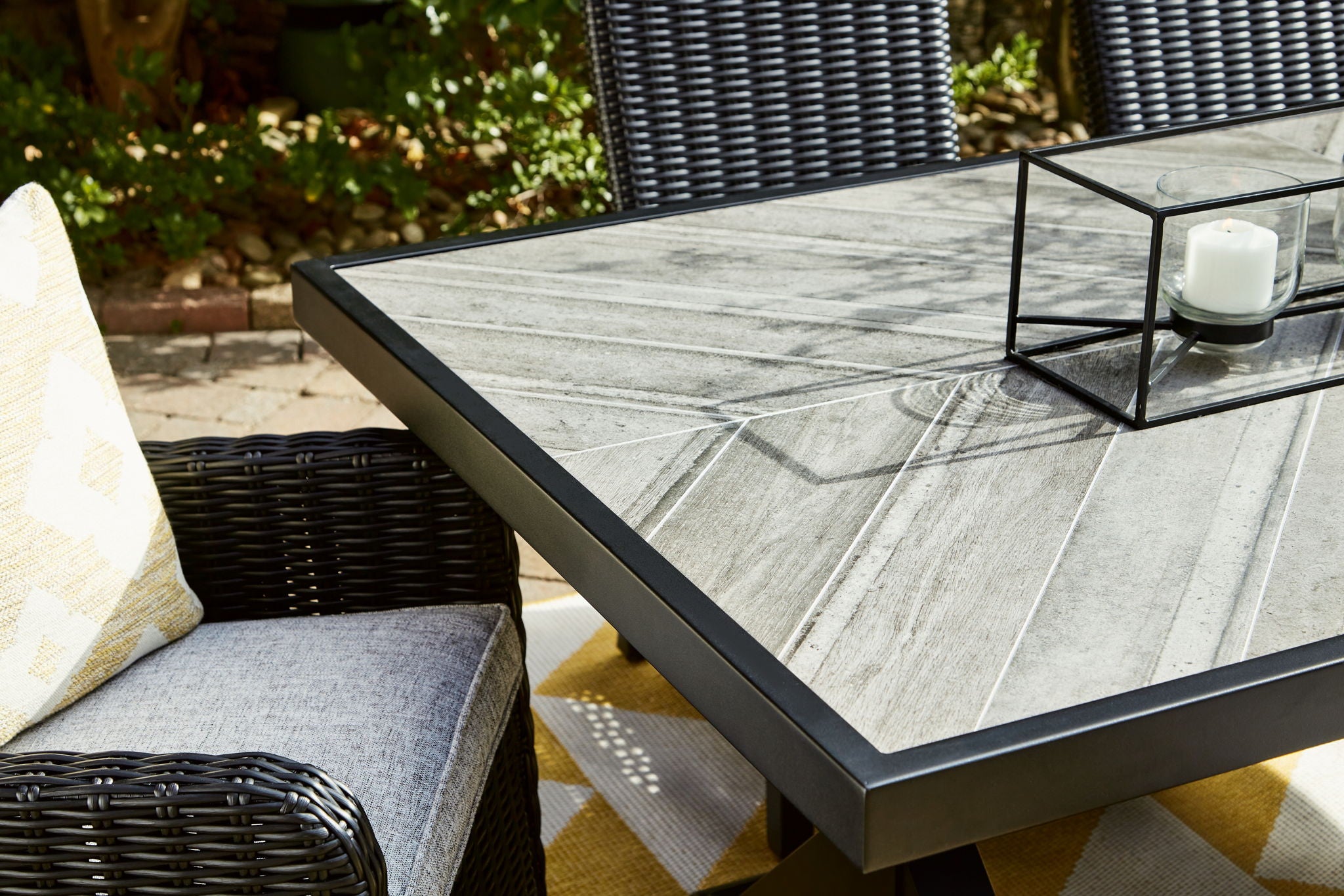Beachcroft - Rect Dining Table W/Umb Opt - Image 3