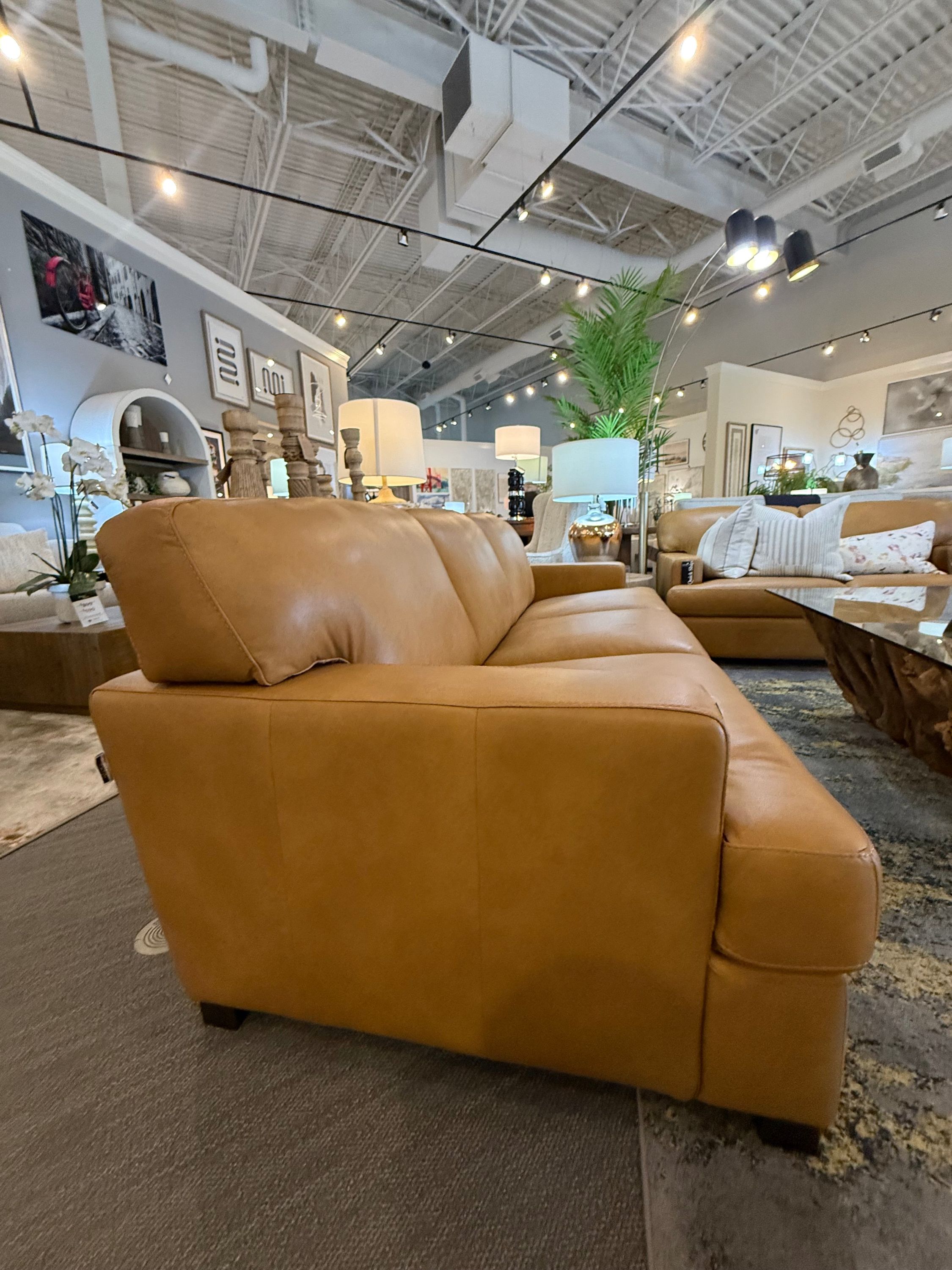 Brema Sofa - Image 3