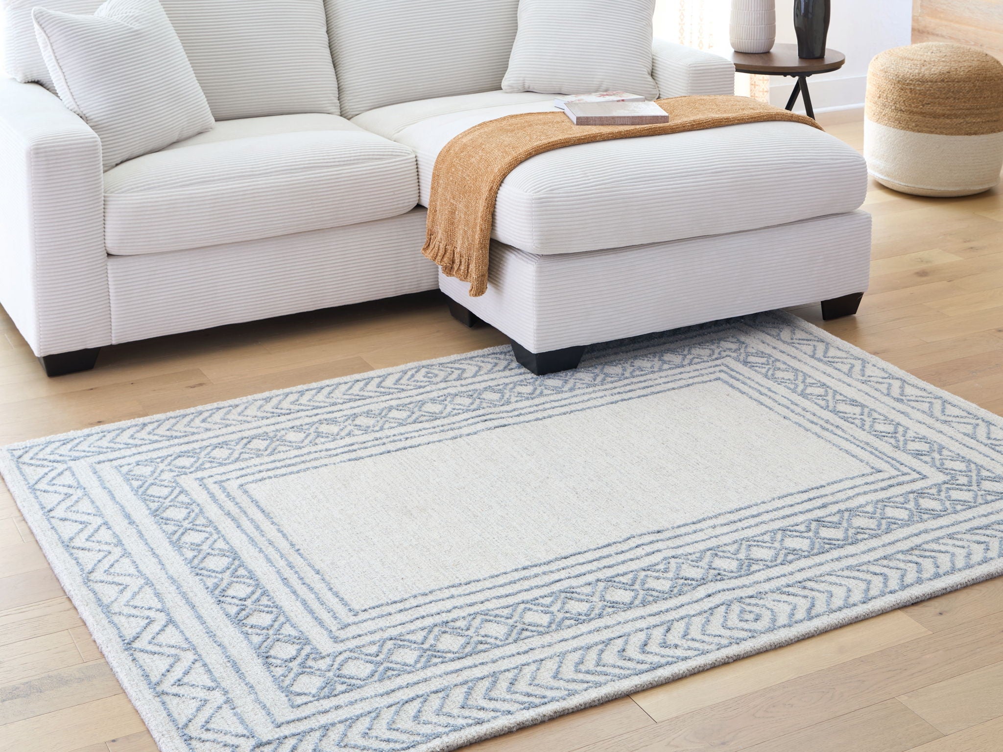 Azelhurst - Rug - Image 3