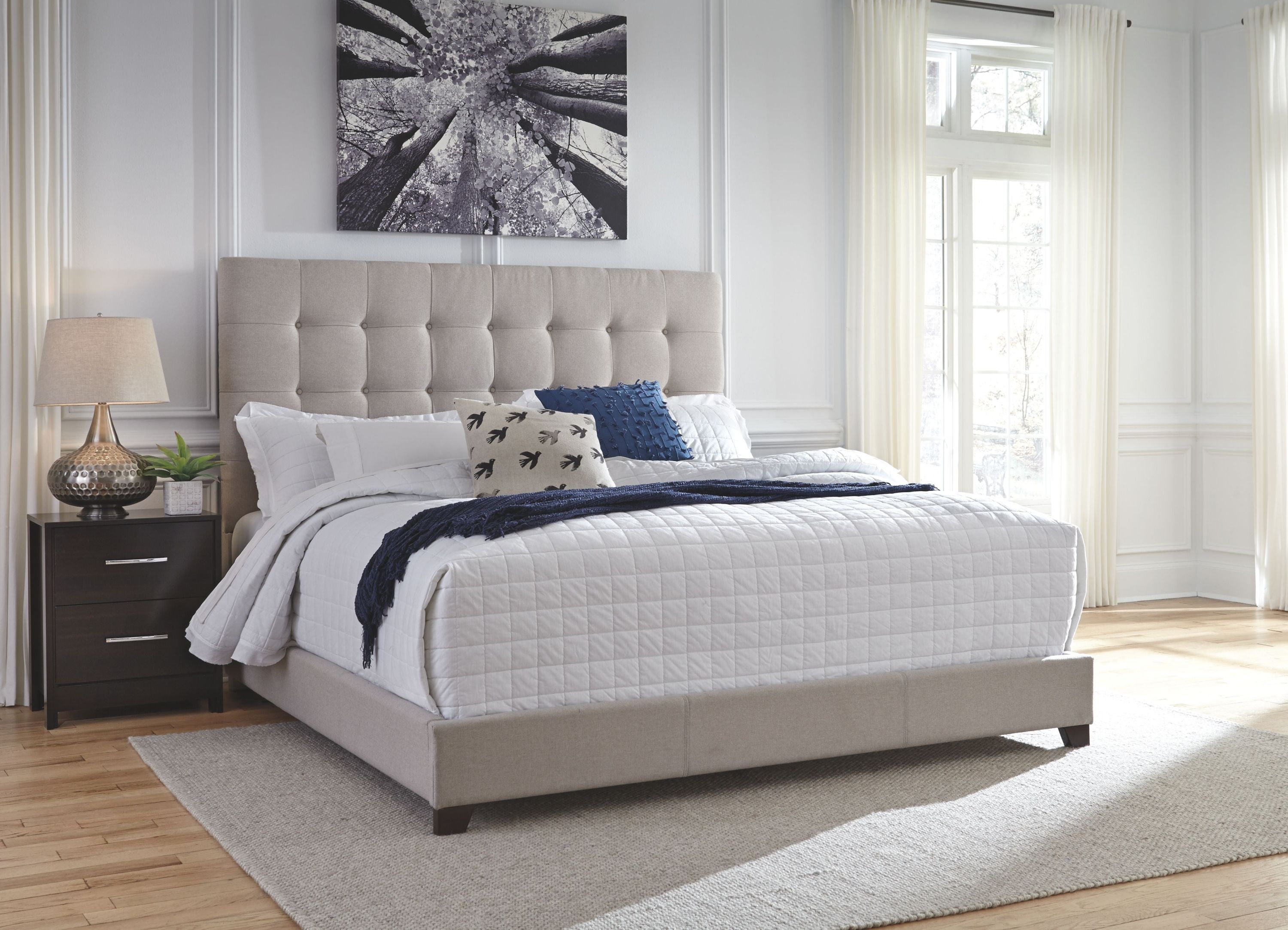 Dolante - Upholstered Bed - Image 3