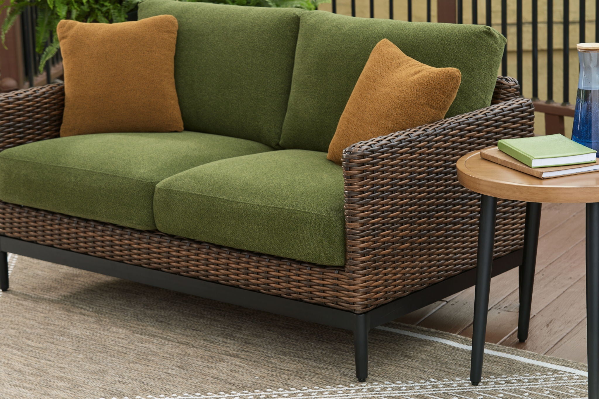 Horizon Hall - Loveseat With Cushion - Brown / Green - Image 3
