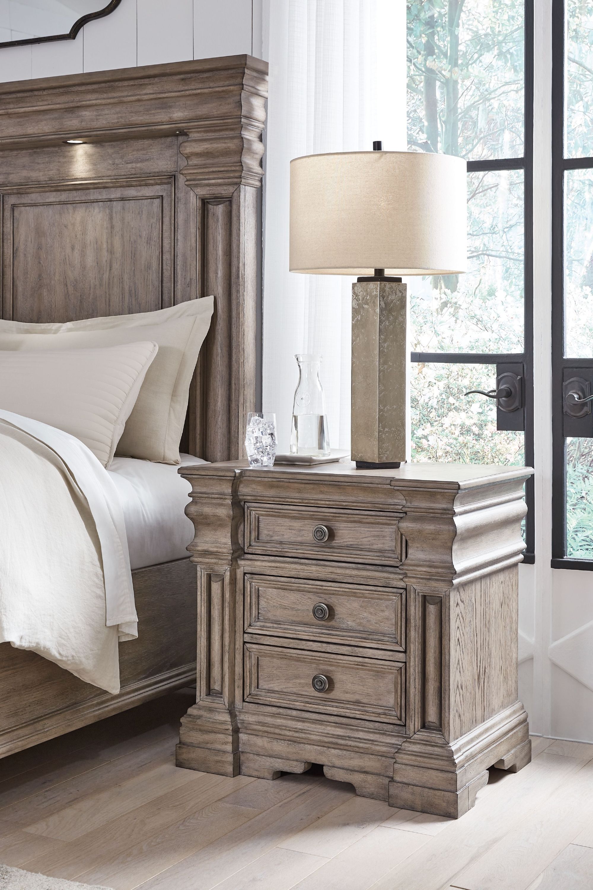 Blairhurst - Three Drawer Night Stand - Light Grayish Brown - Image 3