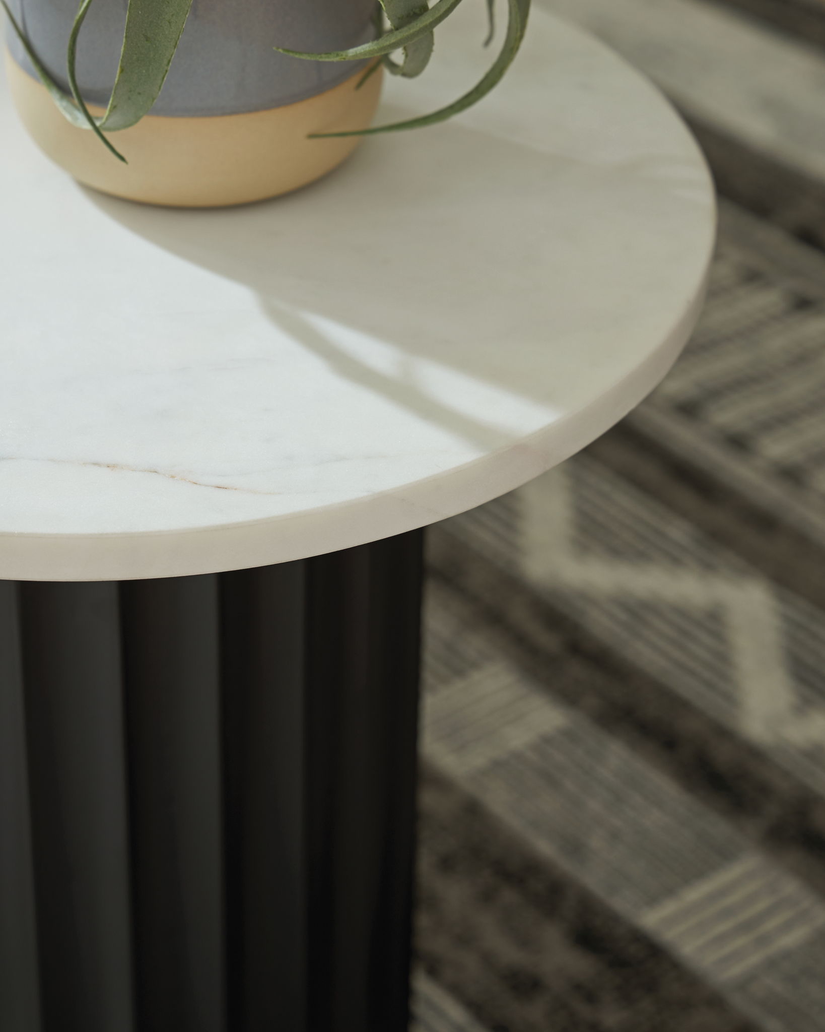 Wainstone - Accent Table - Black / White - Image 2