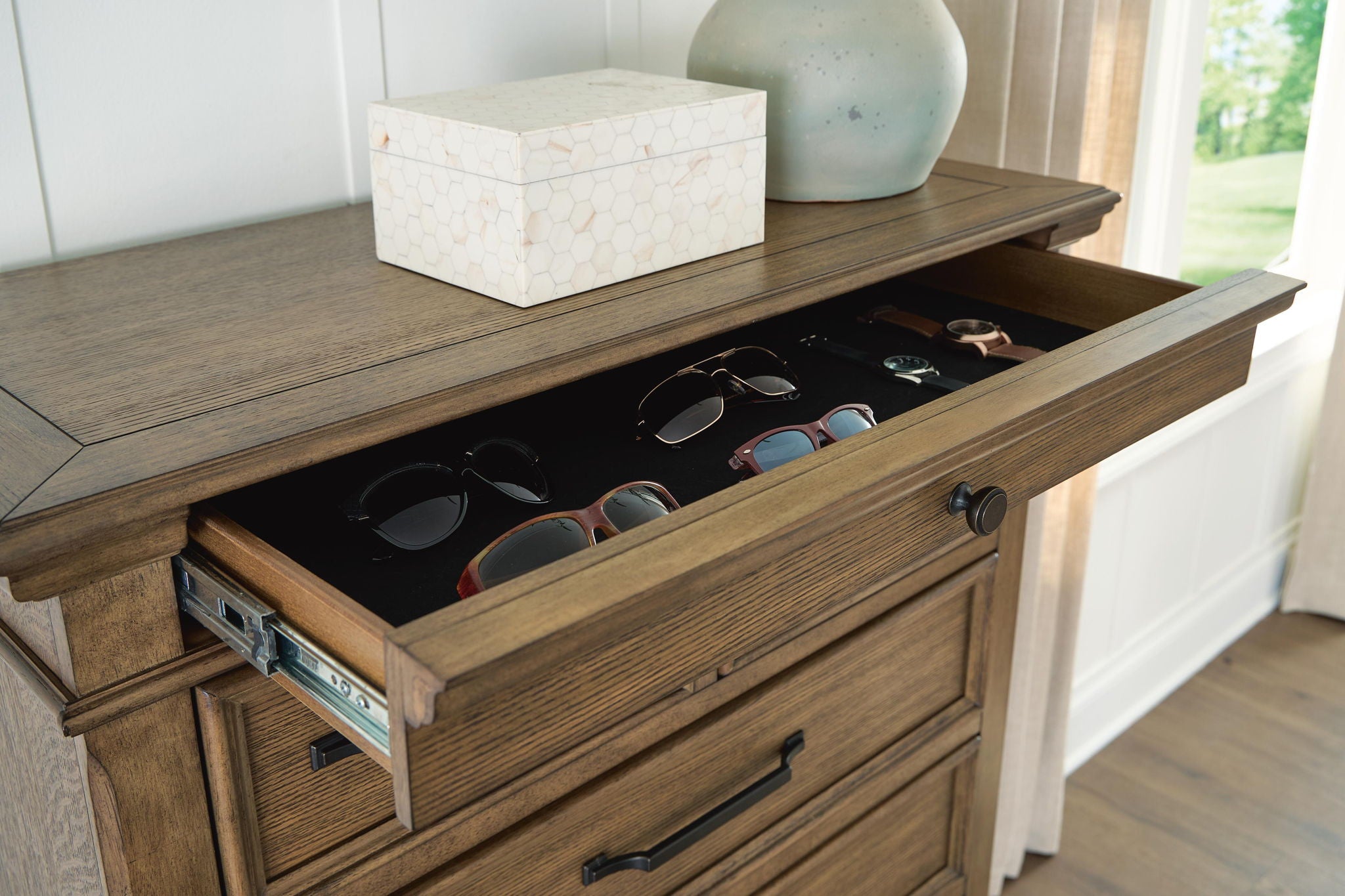 Karallin - Seven Drawer Chest - Medium Brown - Image 2