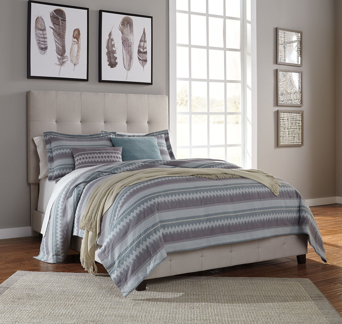 Culverbach - 5 Pc. - Dresser, Mirror, Queen Upholstered Bed, 2 Nightstands - Gray - Image 2