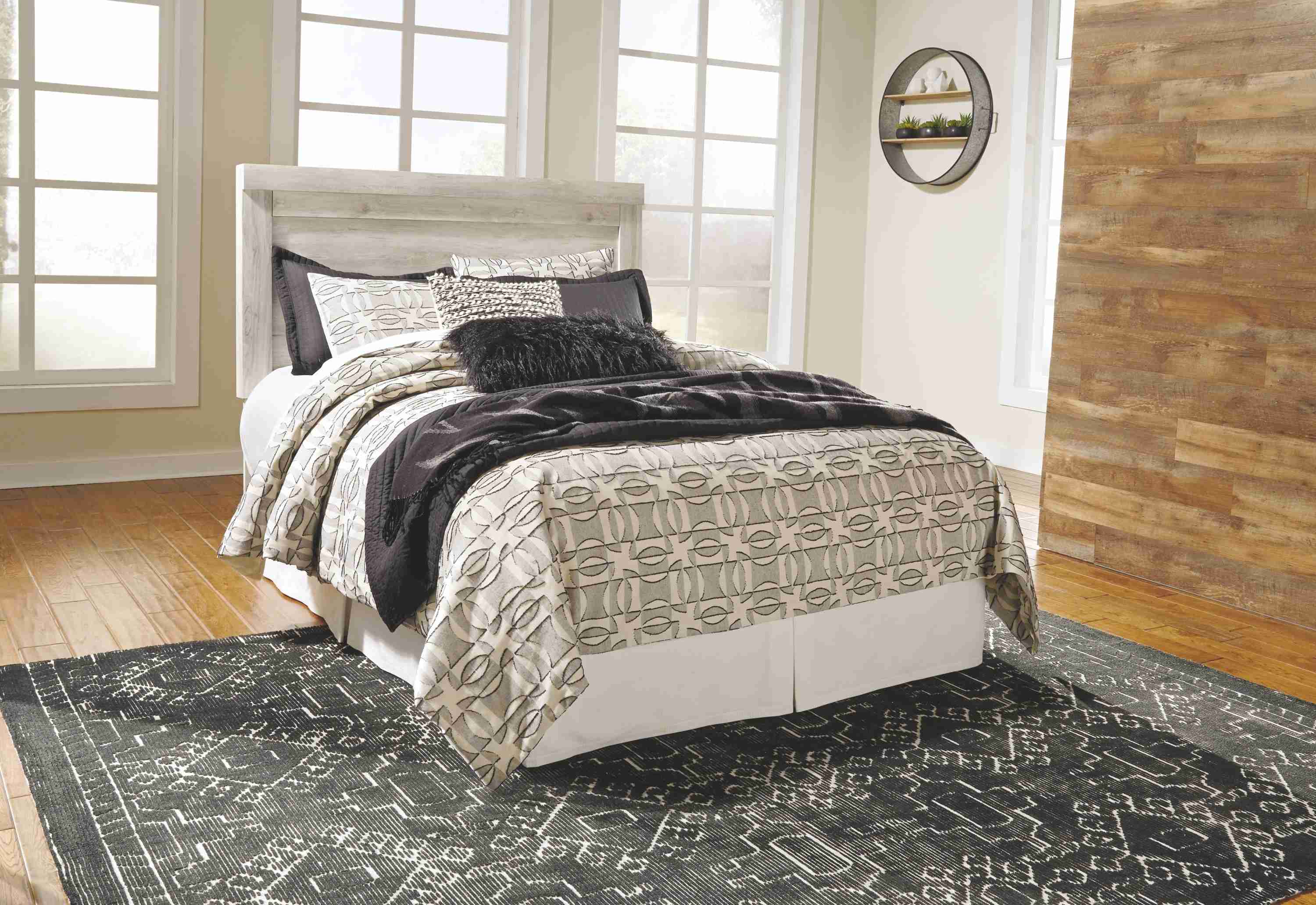 Bellaby – Panel Headboard With Bolt On Metal Frame