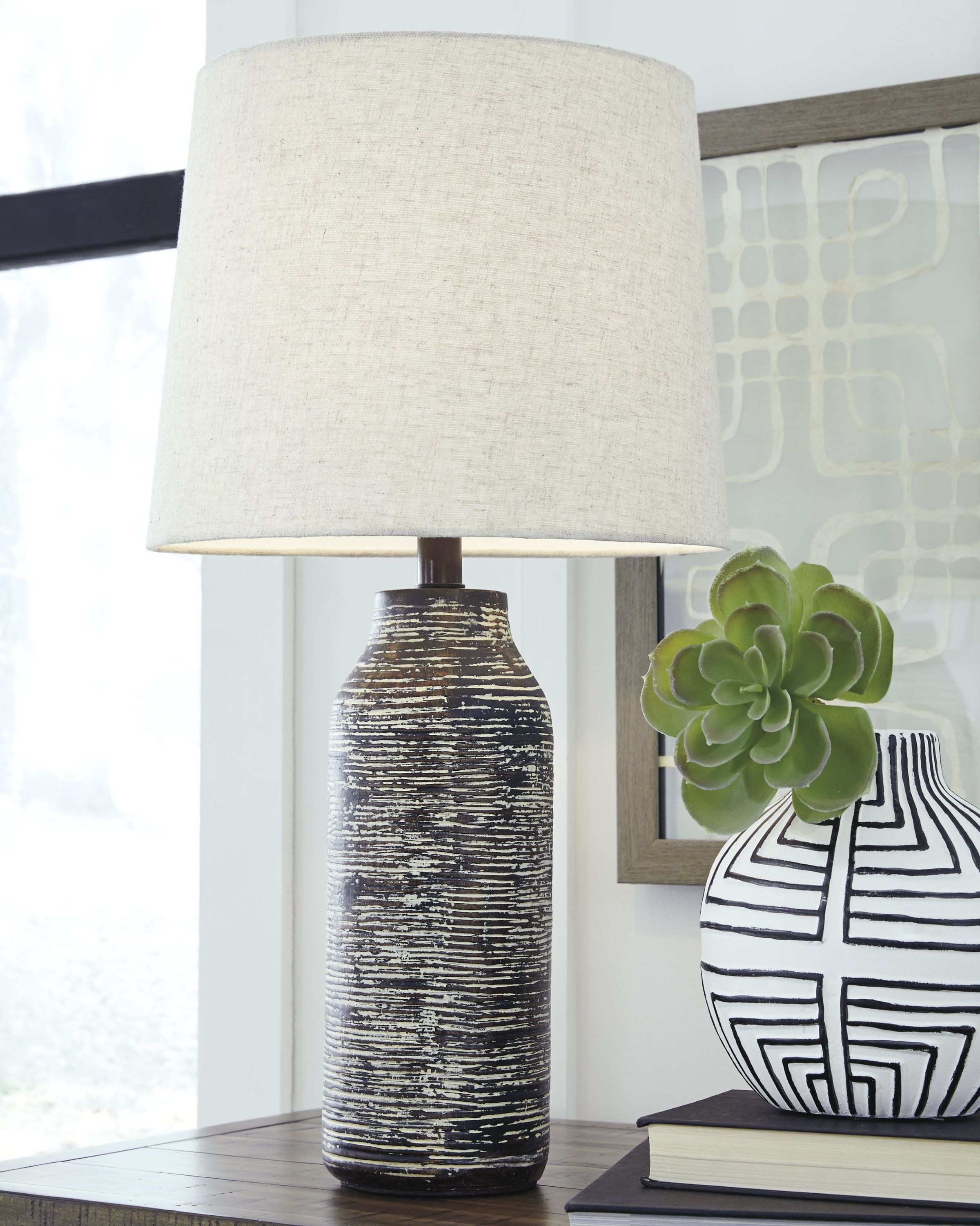 Mahima - Table Lamp - Image 3