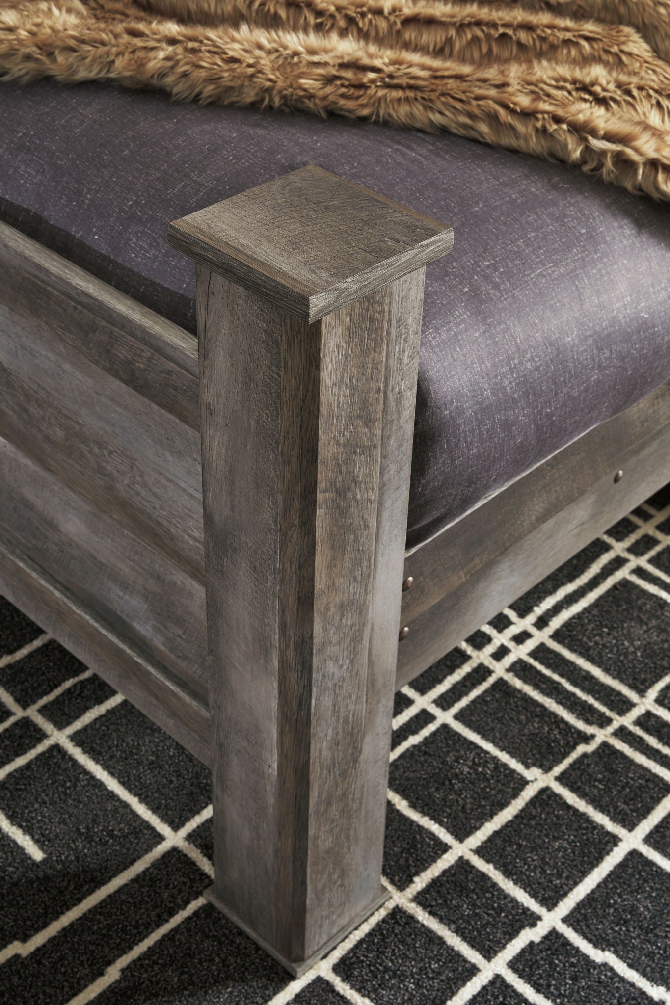 Wynnlow - Poster Bedroom Set - Image 3