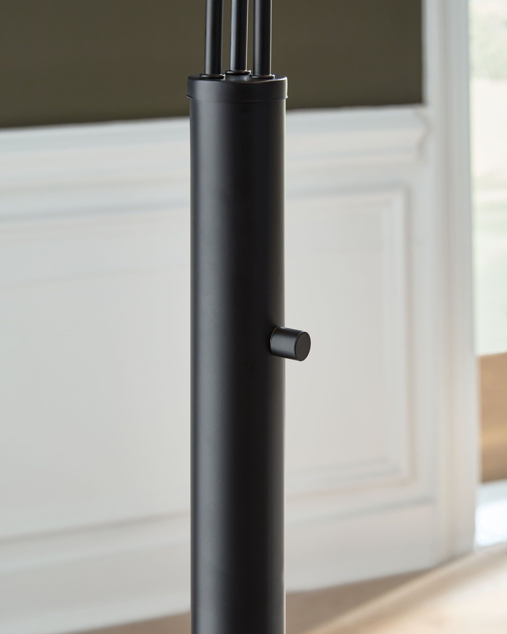 Gibbswellner - Metal Arc Lamp - Black - Image 2