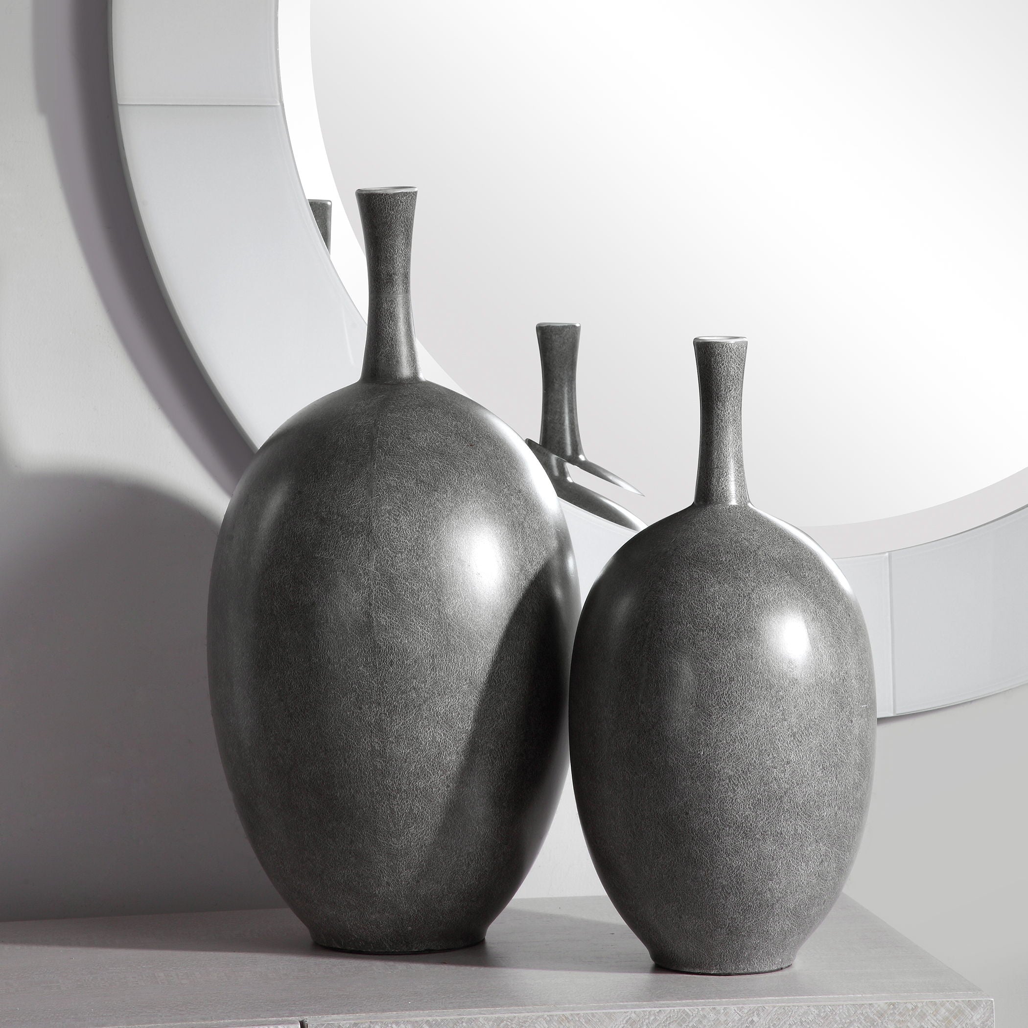 Riordan - Modern Vases (Set of 2) - Black - Image 3