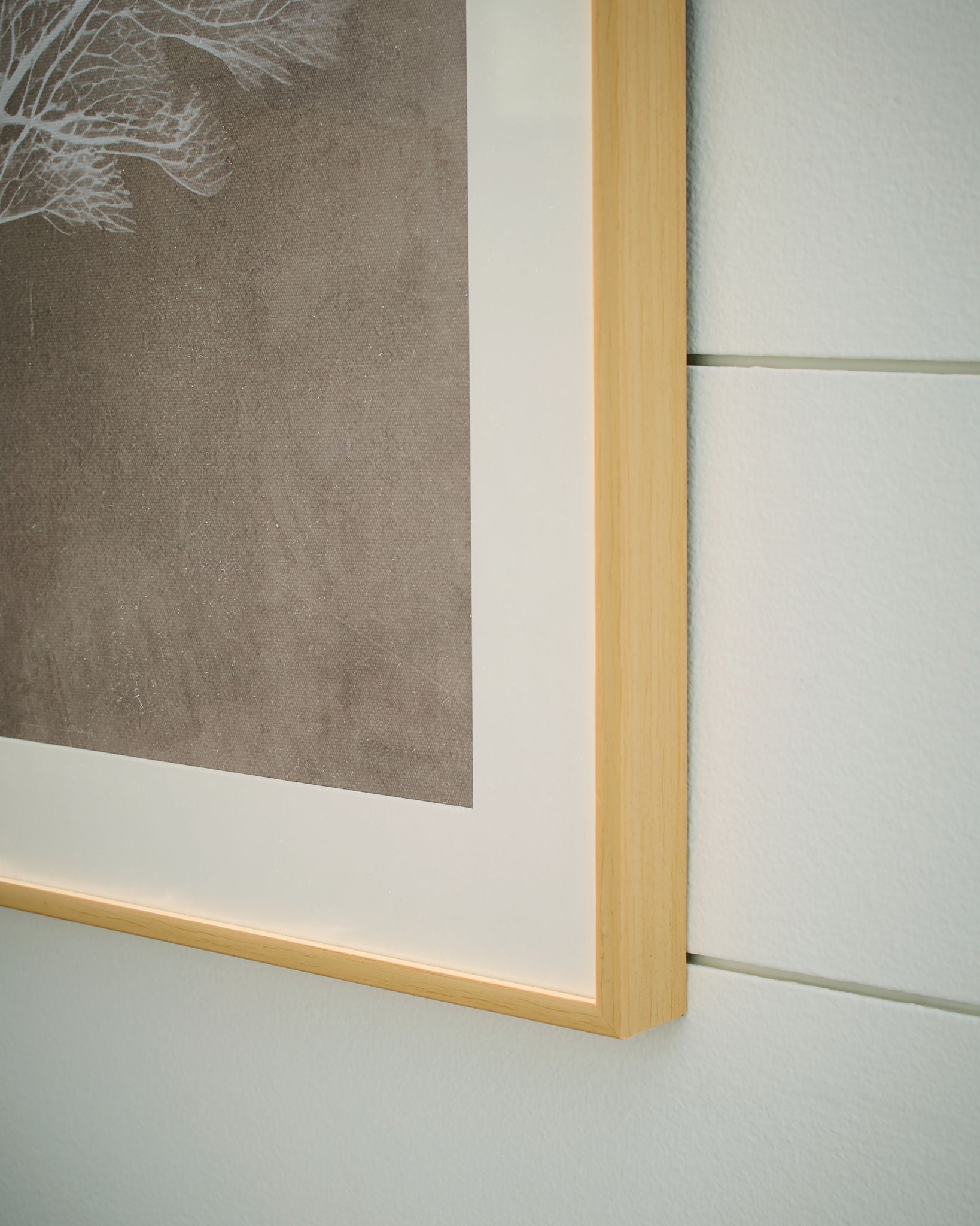 Hendridge - Wall Art Set (Set of 3) - Taupe / White - Image 3