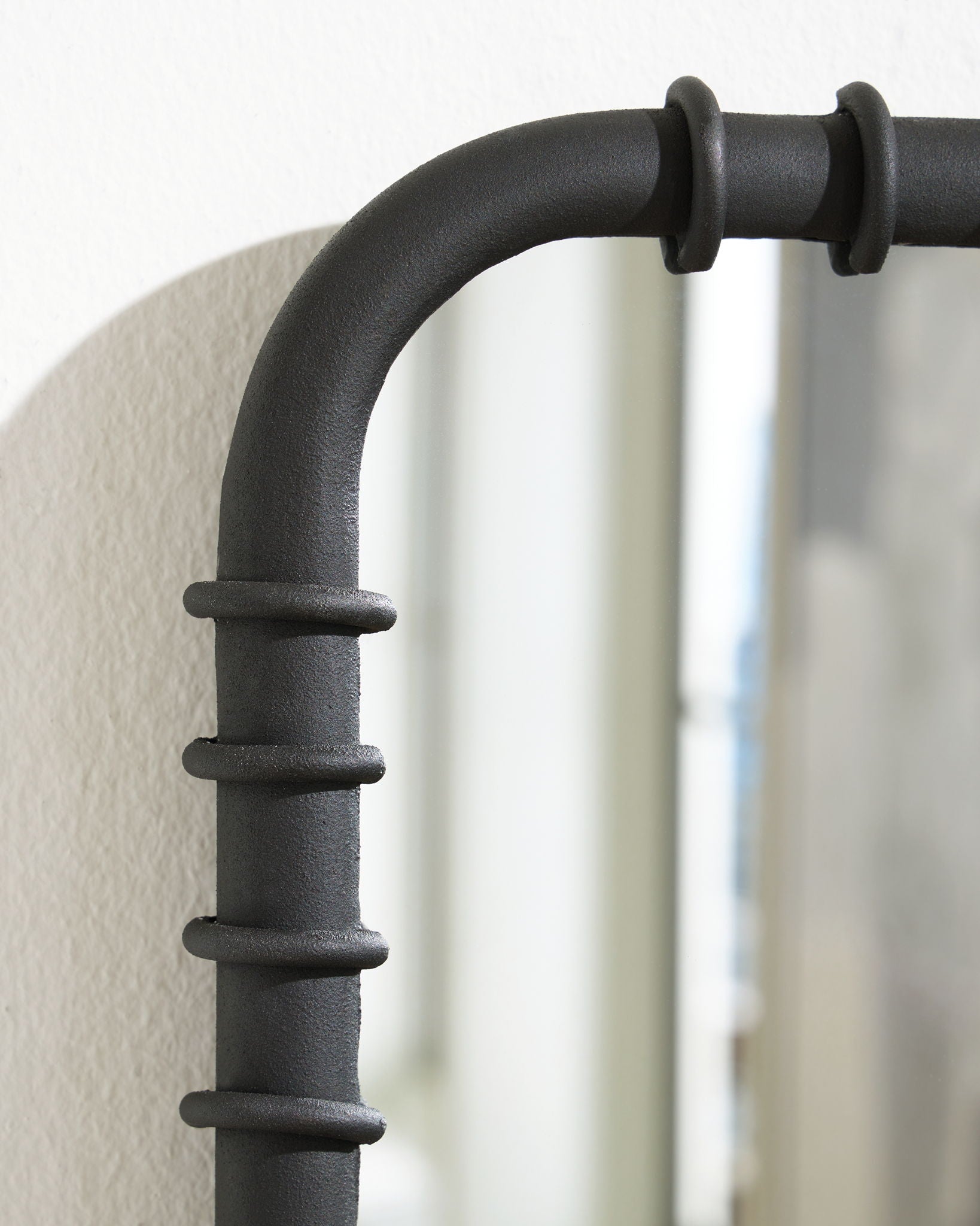 Judlow - Accent Mirror - Black - Image 3