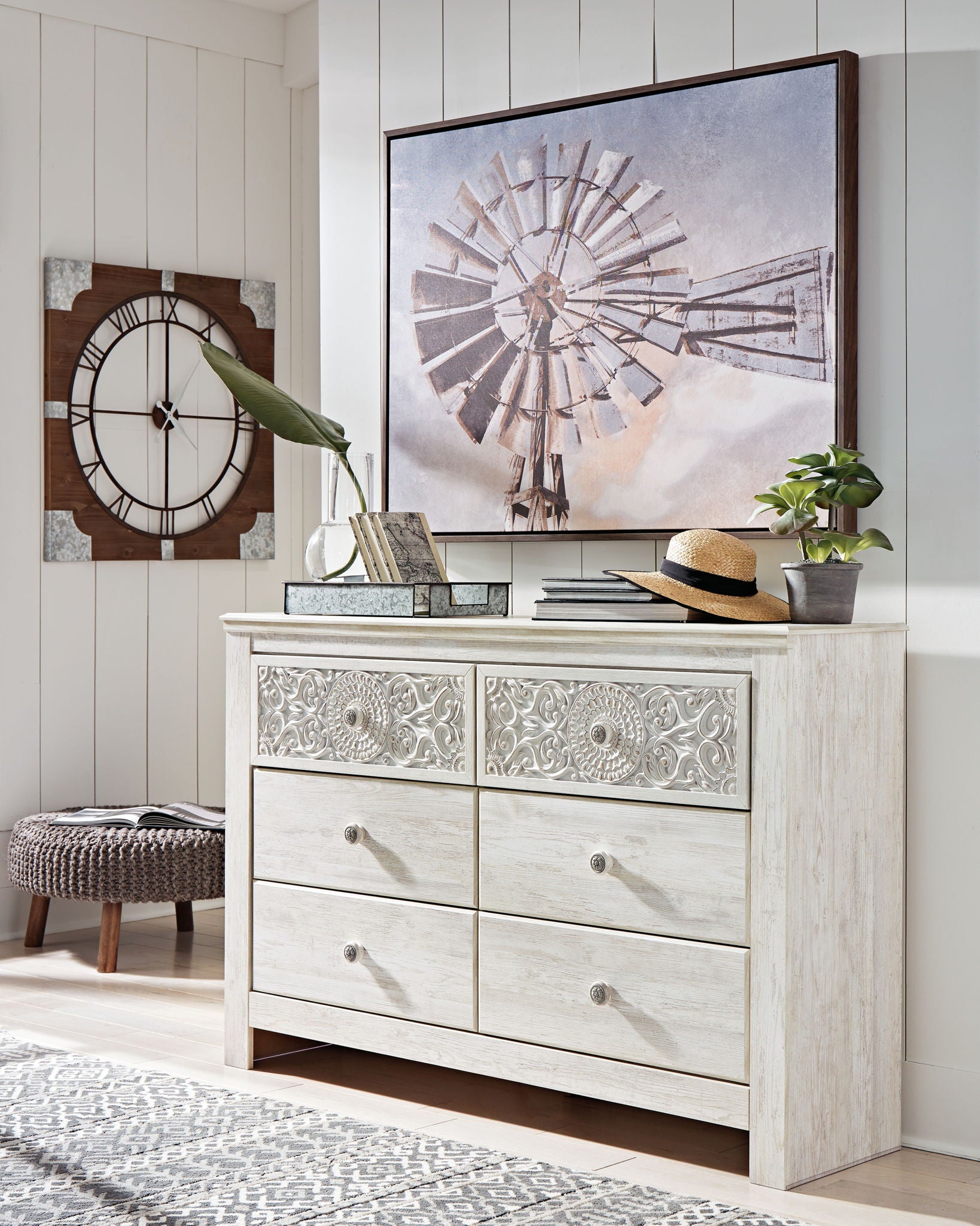 Paxberry - Six Drawer Dresser - Medallion Drawer Pulls - Whitewash - Image 3