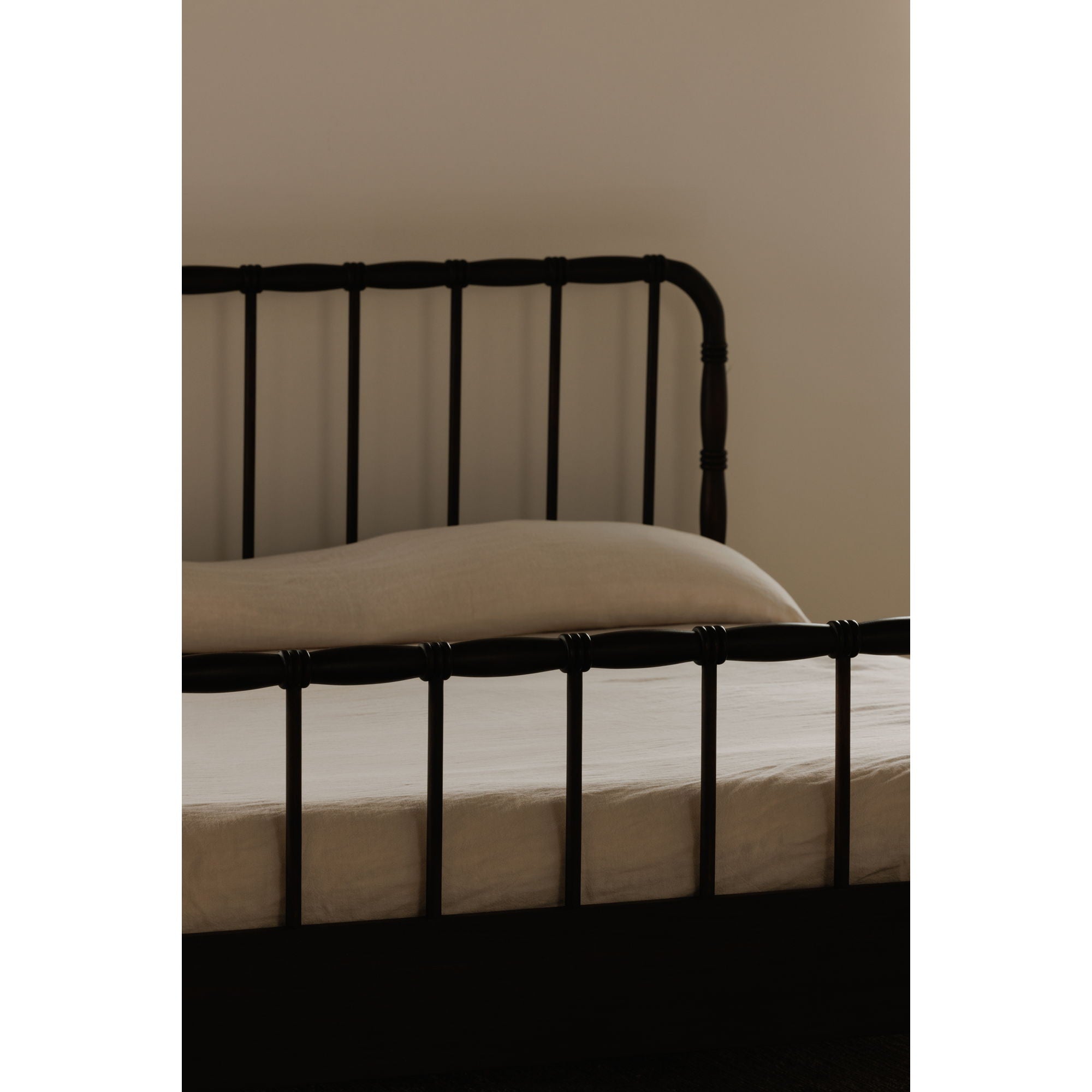 Vivian - Queen Bed - Dark Brown - Image 3