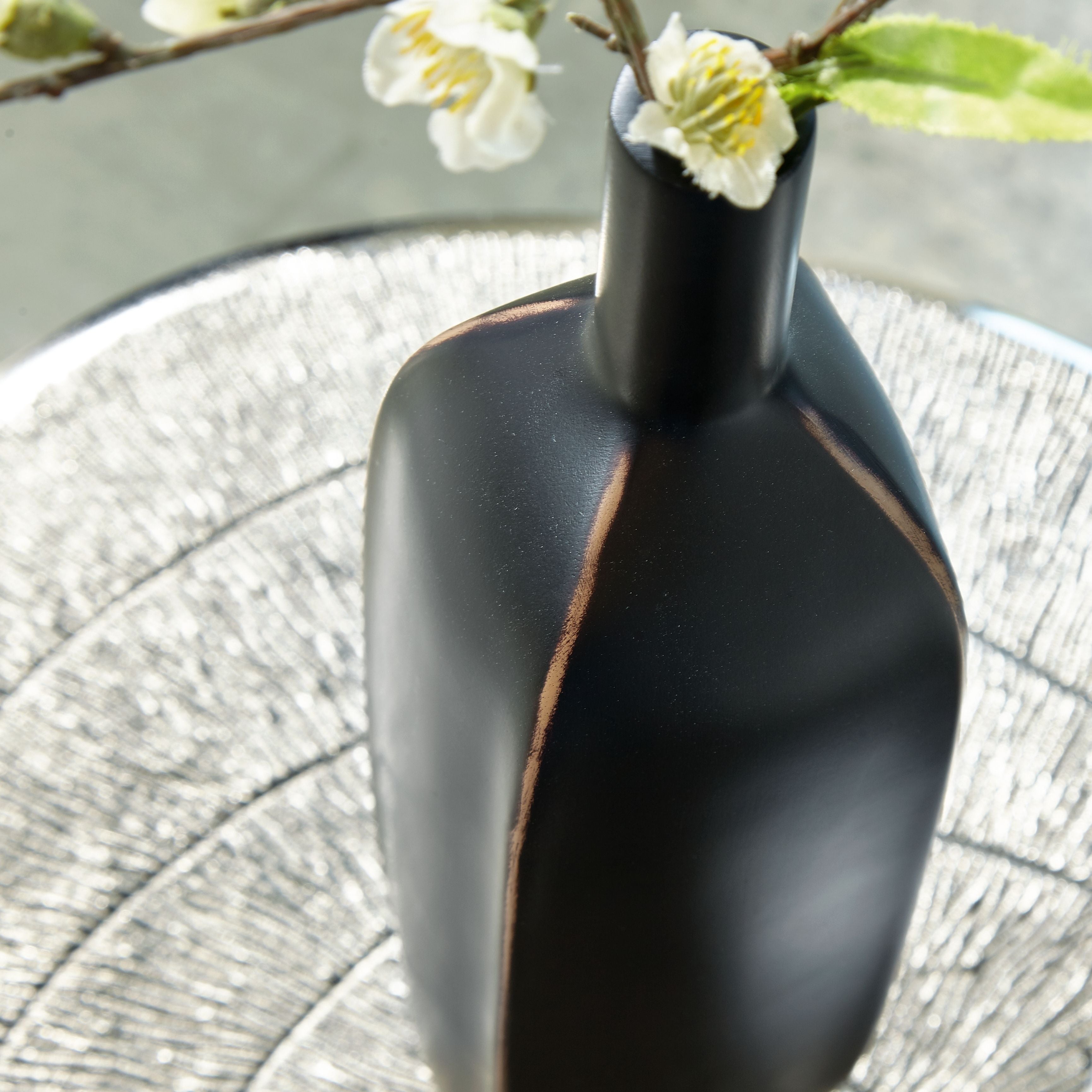 Rhaveney - Vase - Large - Image 2