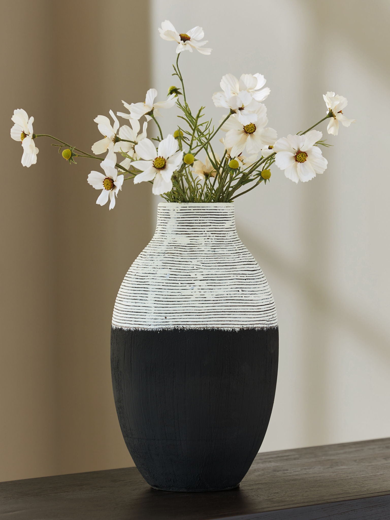 Girtha - Vase - Image 3