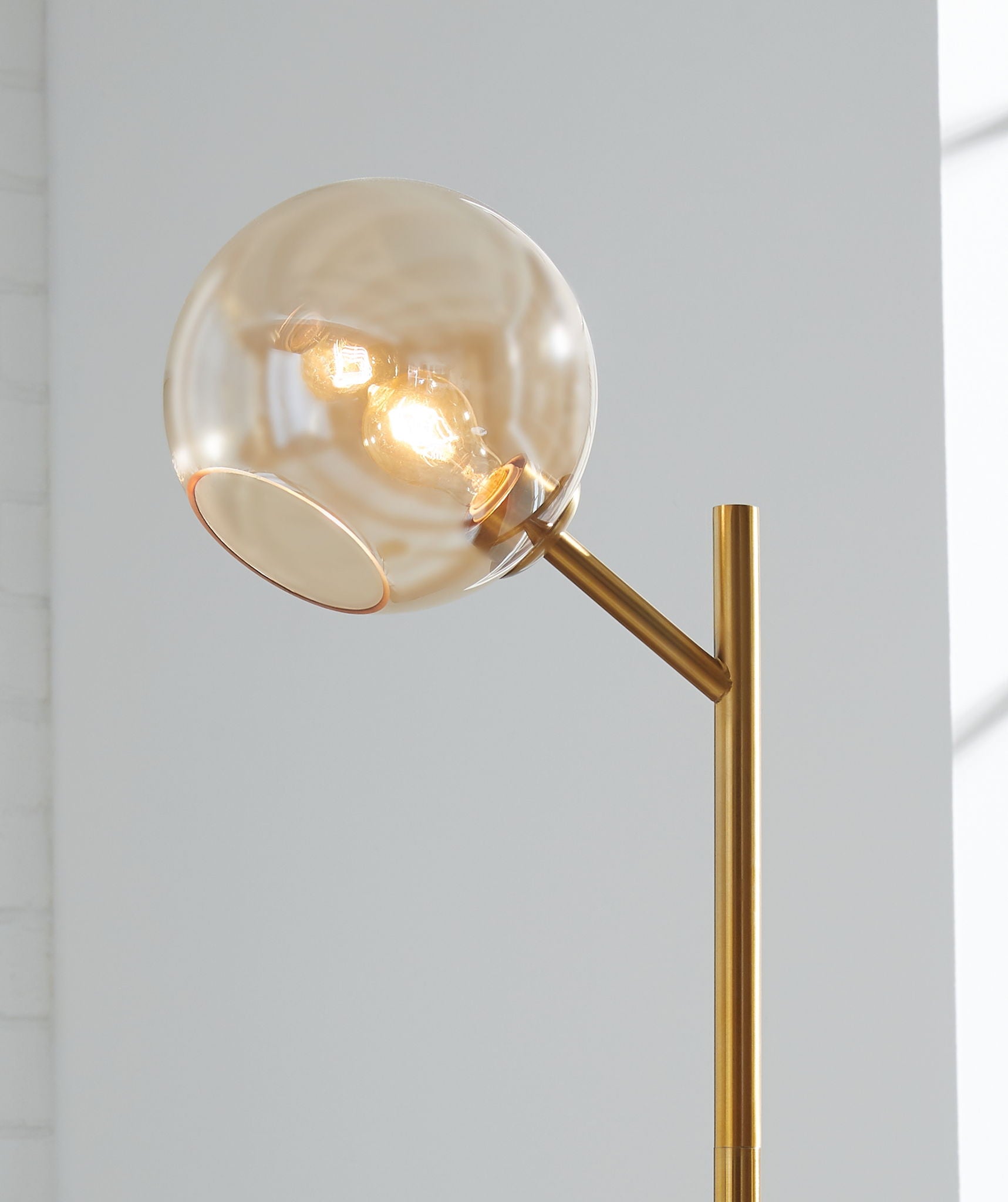 Abanson - Metal Lamp - Image 2