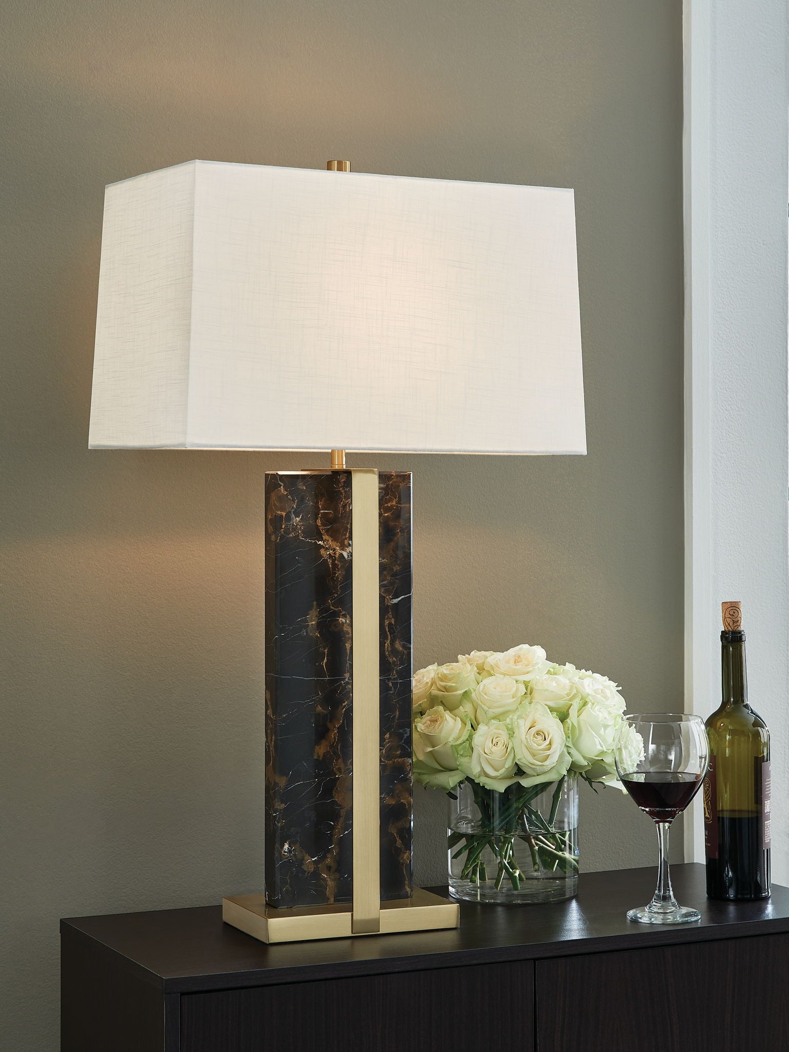Neonish - Marble Table Lamp - Black / Gold Finish - Image 3
