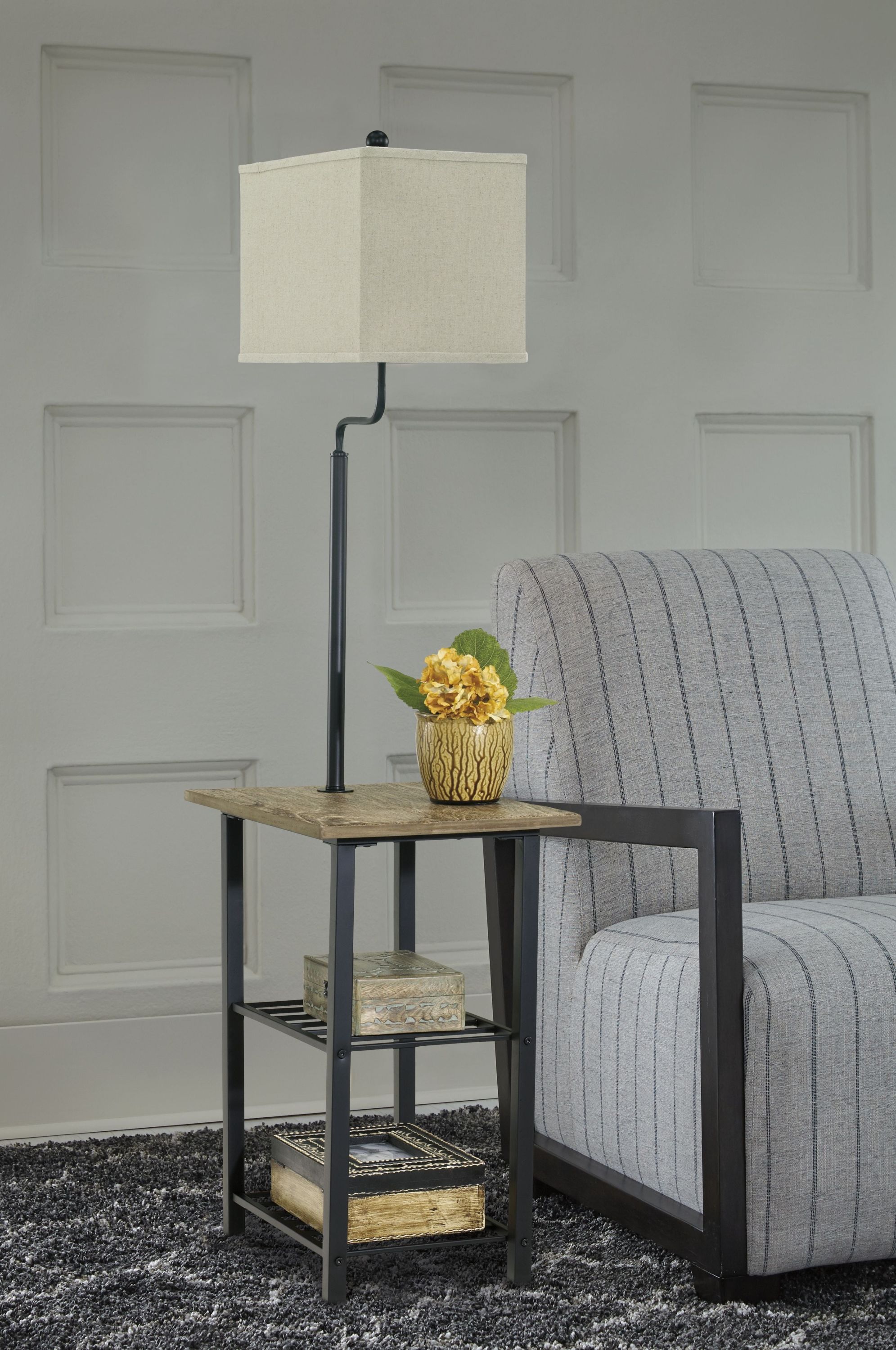 Shianne - Metal Tray Lamp  - Black - Image 3