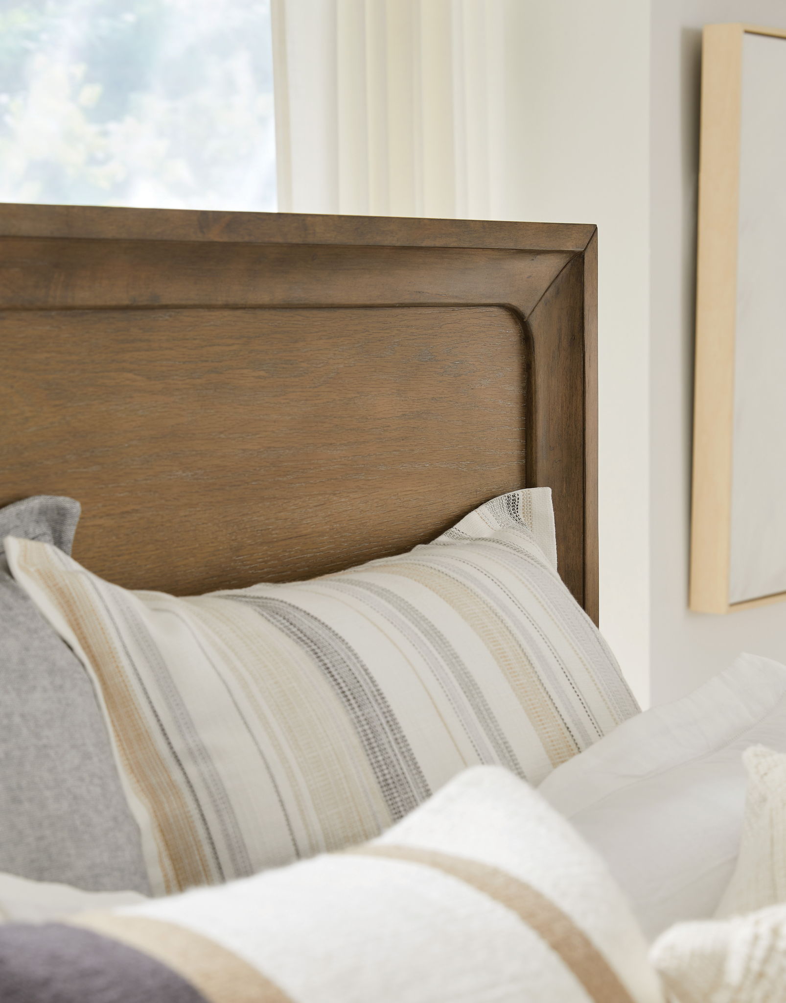 Lindon - Complete Panel Bed - Belgian Wheat - Image 3