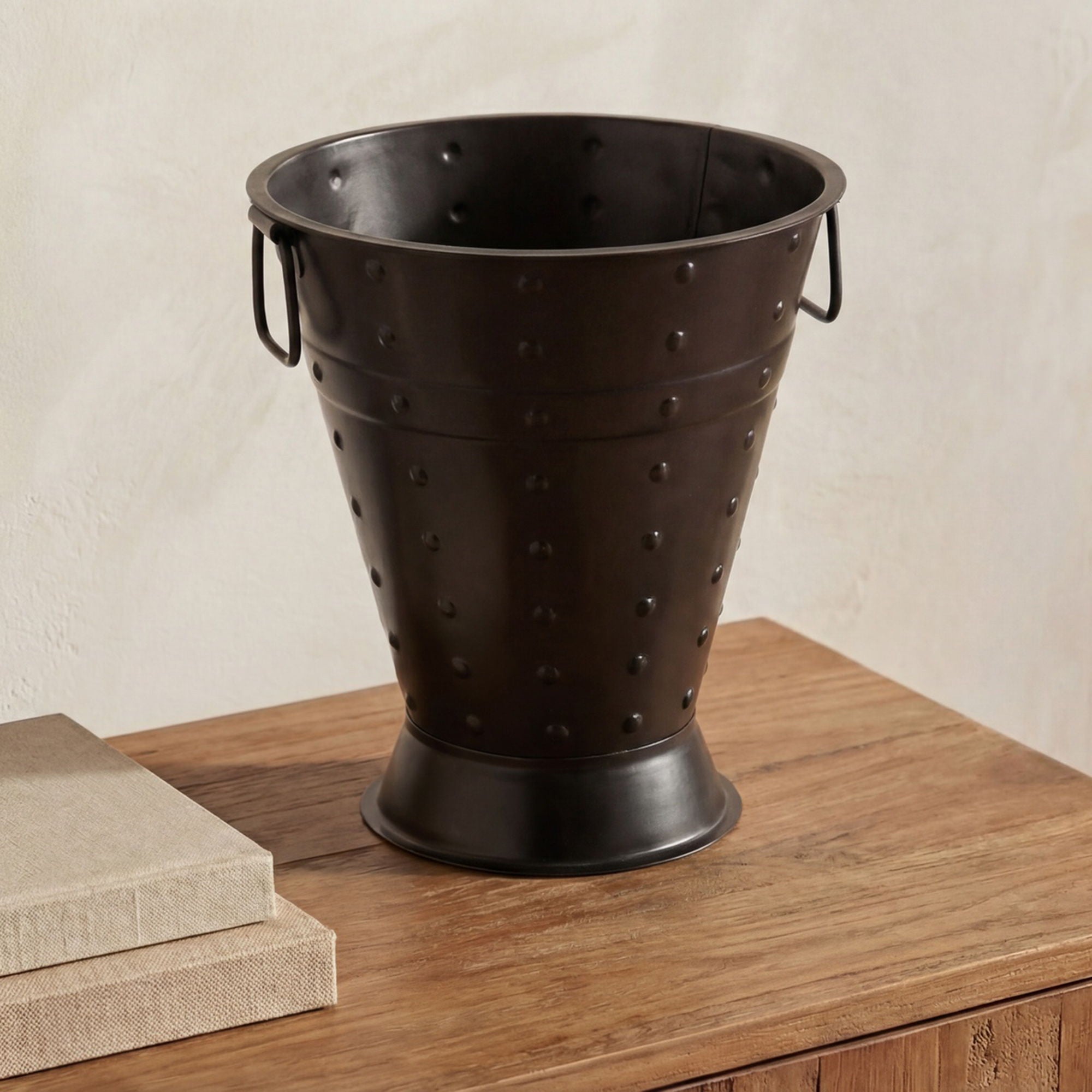 Zelda - Vase - Black - Image 1