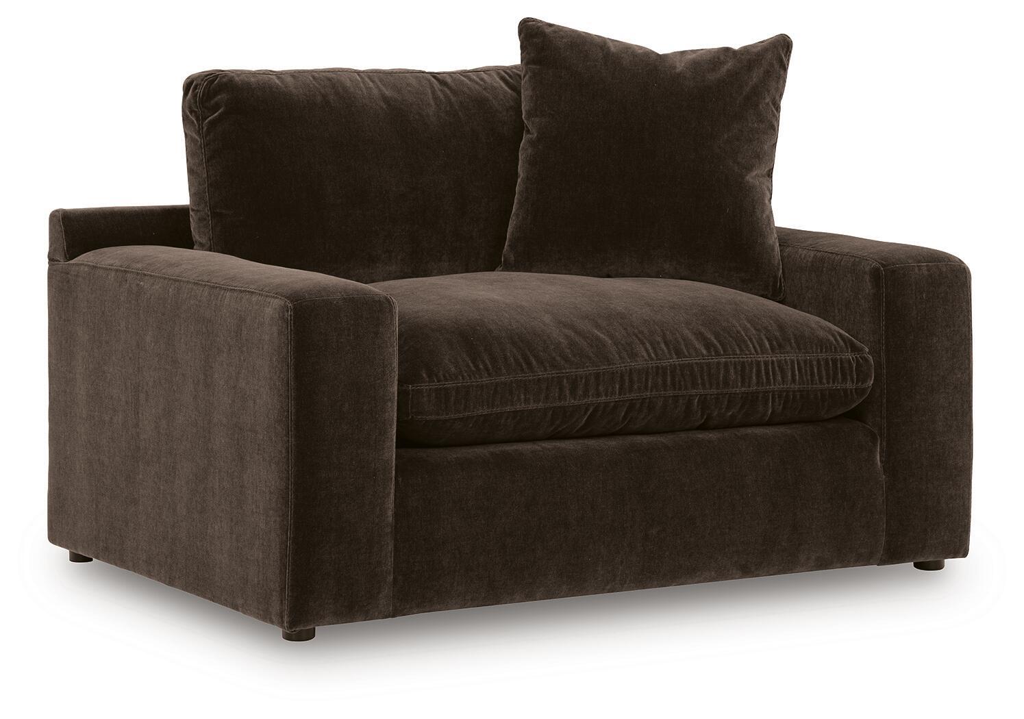 Maxton Heights – Chair And A Half