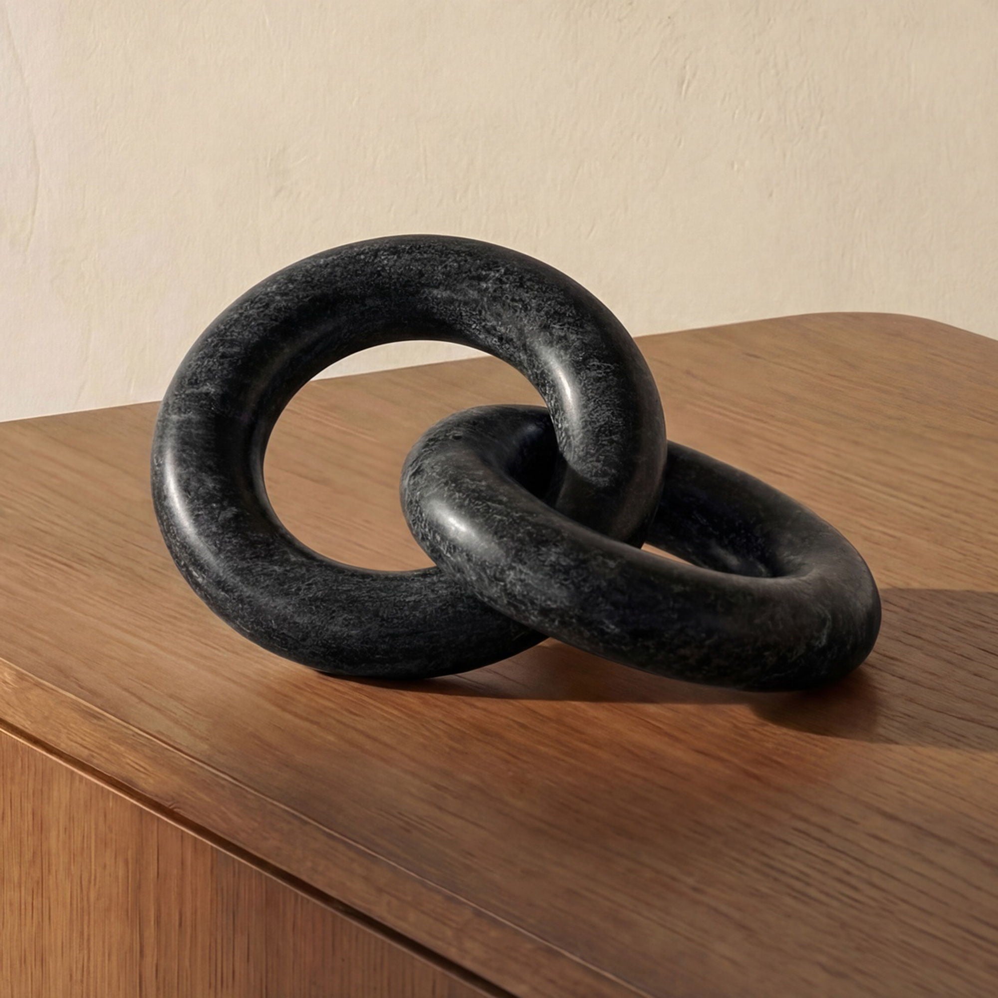 Hera – Tabletop Decor – Black