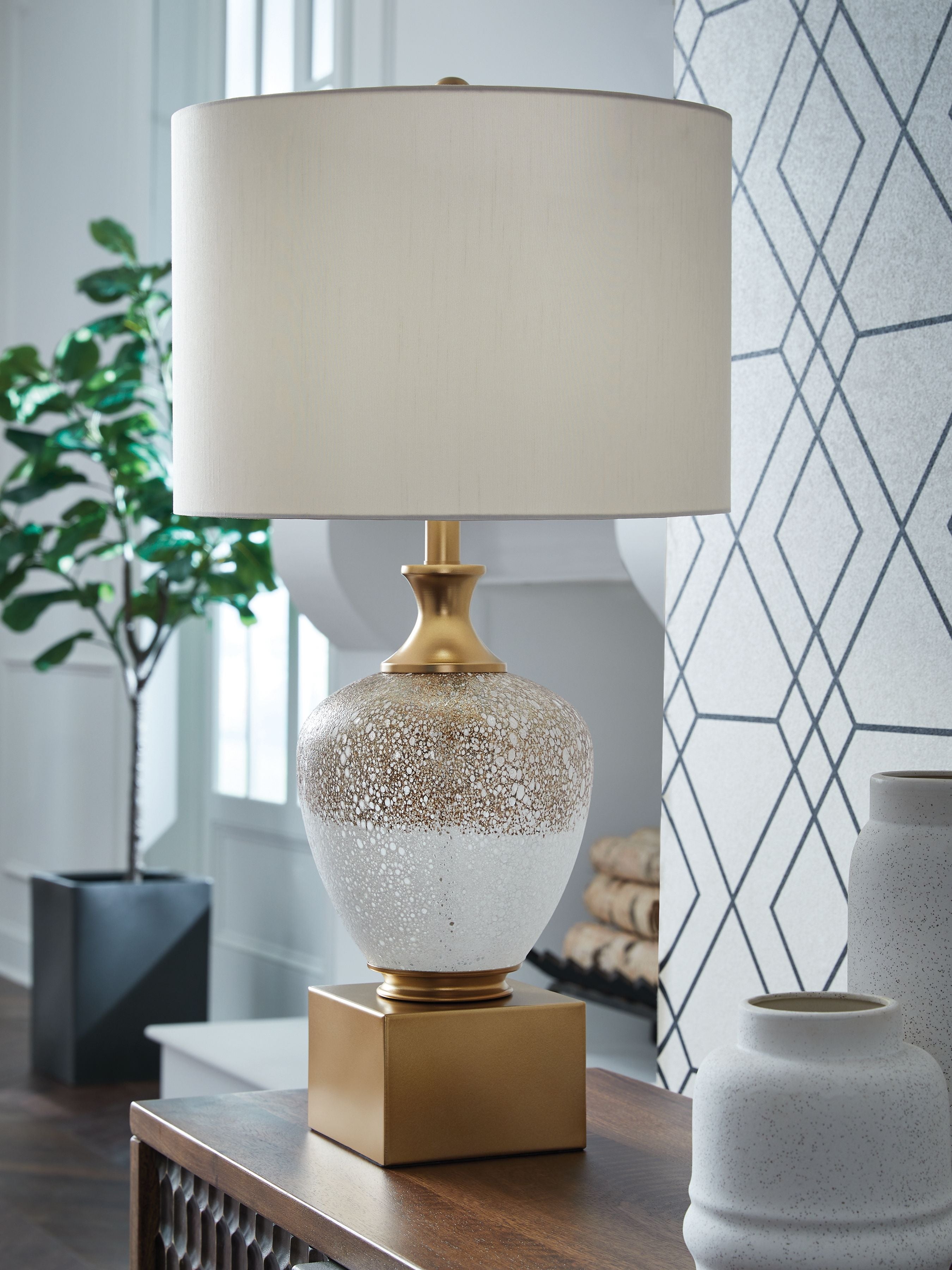 Tavisburg - Glass Table Lamp - Brown / White / Gold - Image 3