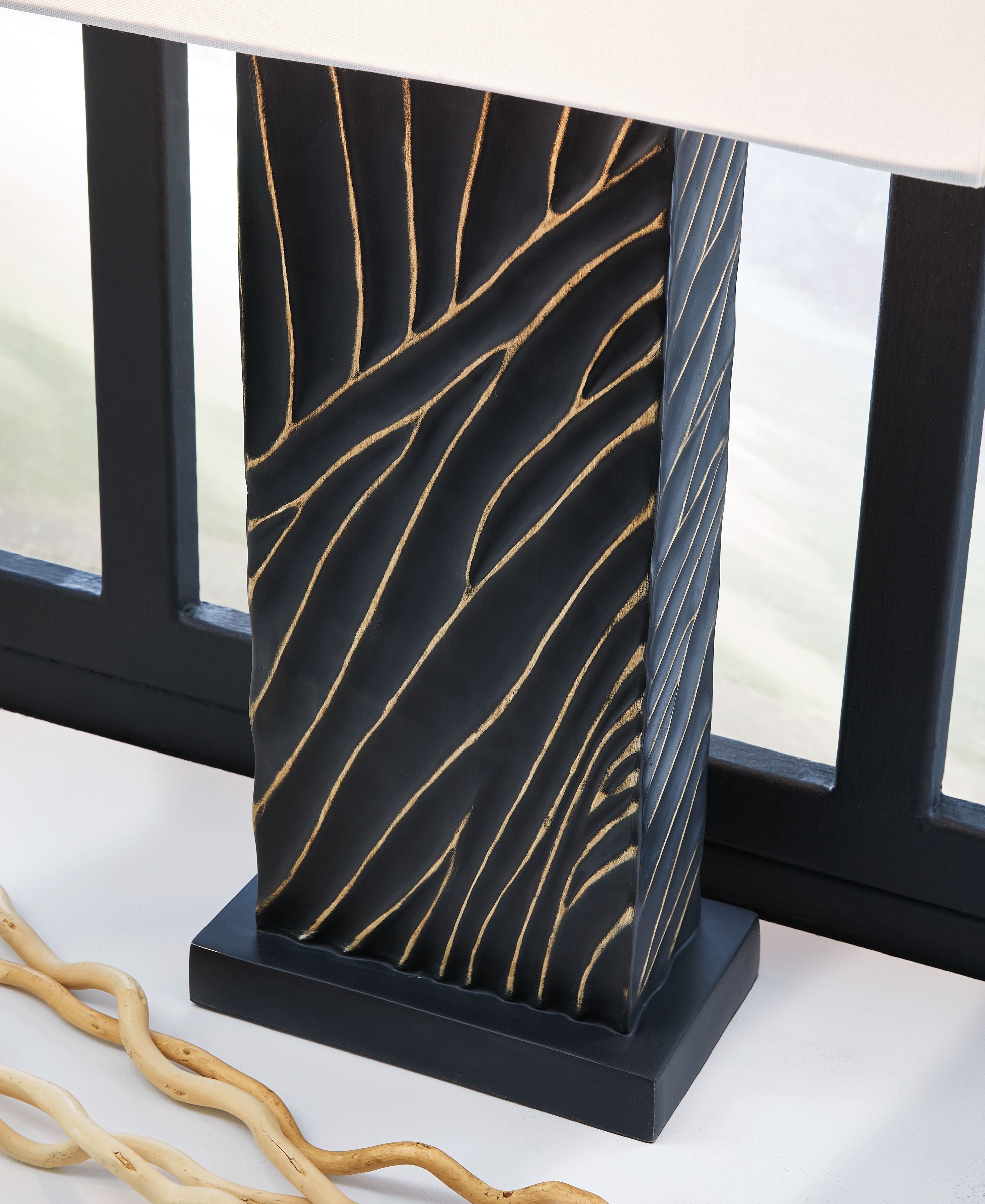 Bartlen - Poly Table Lamp - Black / Gold Finish - Image 3