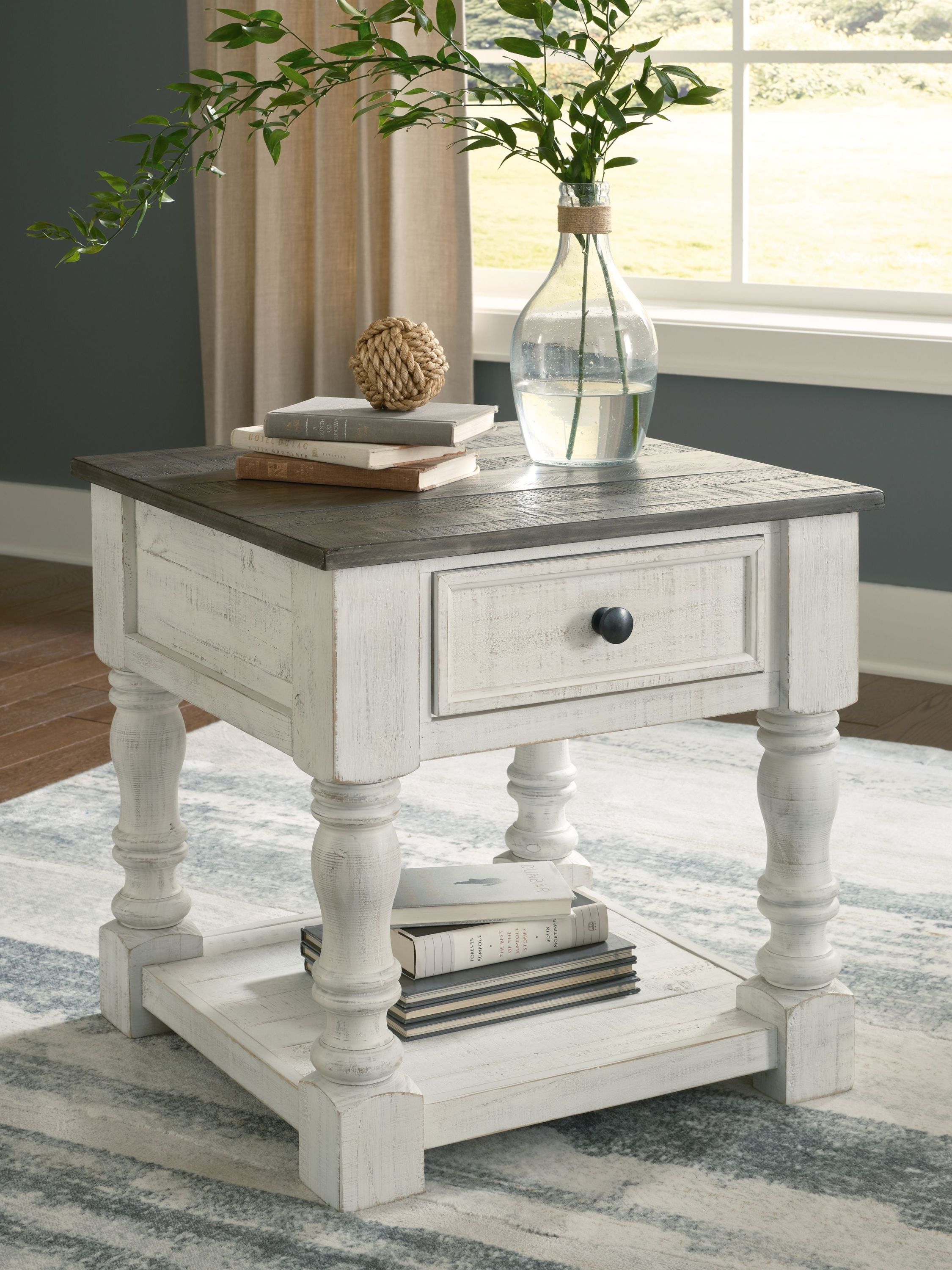 Havalance - Square End Table - White / Gray - Image 3
