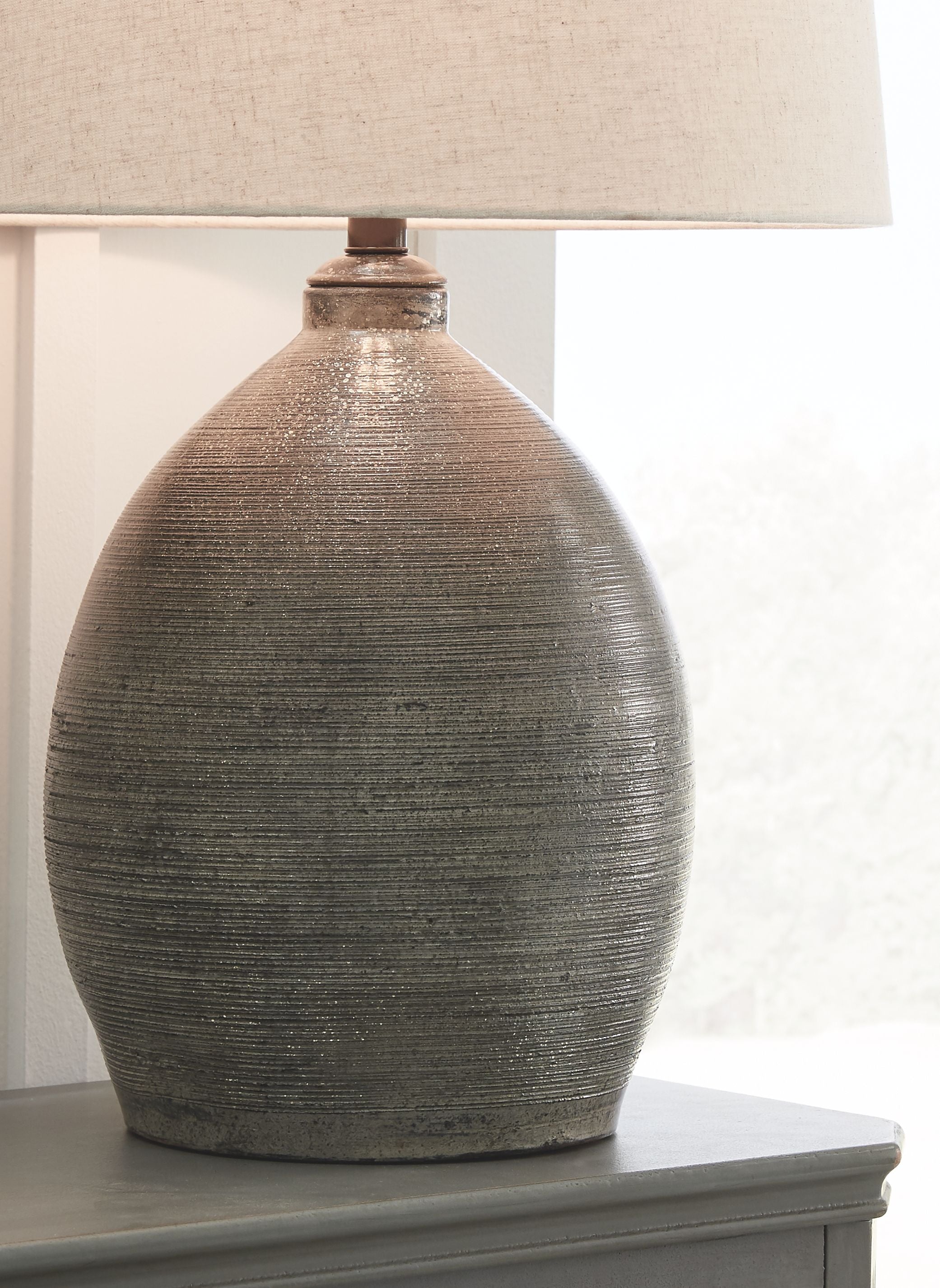 Joyelle - Terracotta Table Lamp  - Gray - Image 3