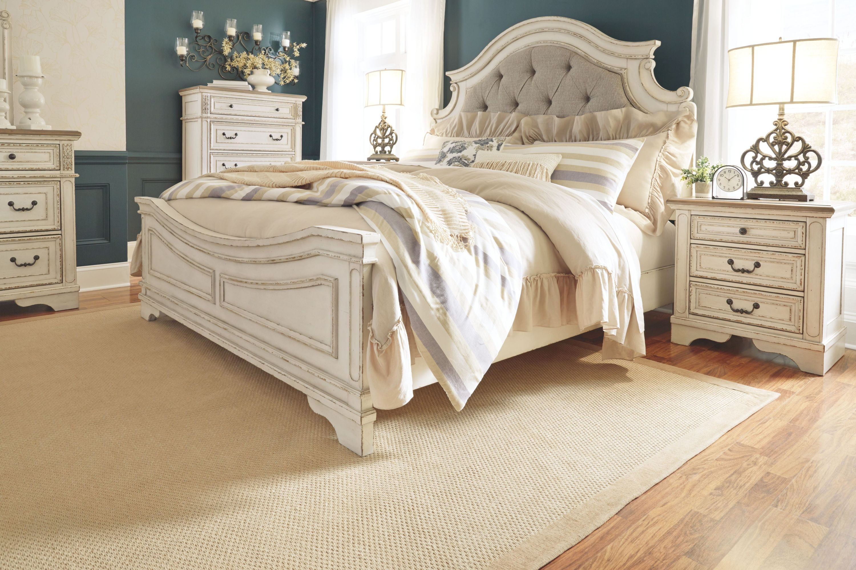 Realyn - Panel Bedroom Set - Image 2