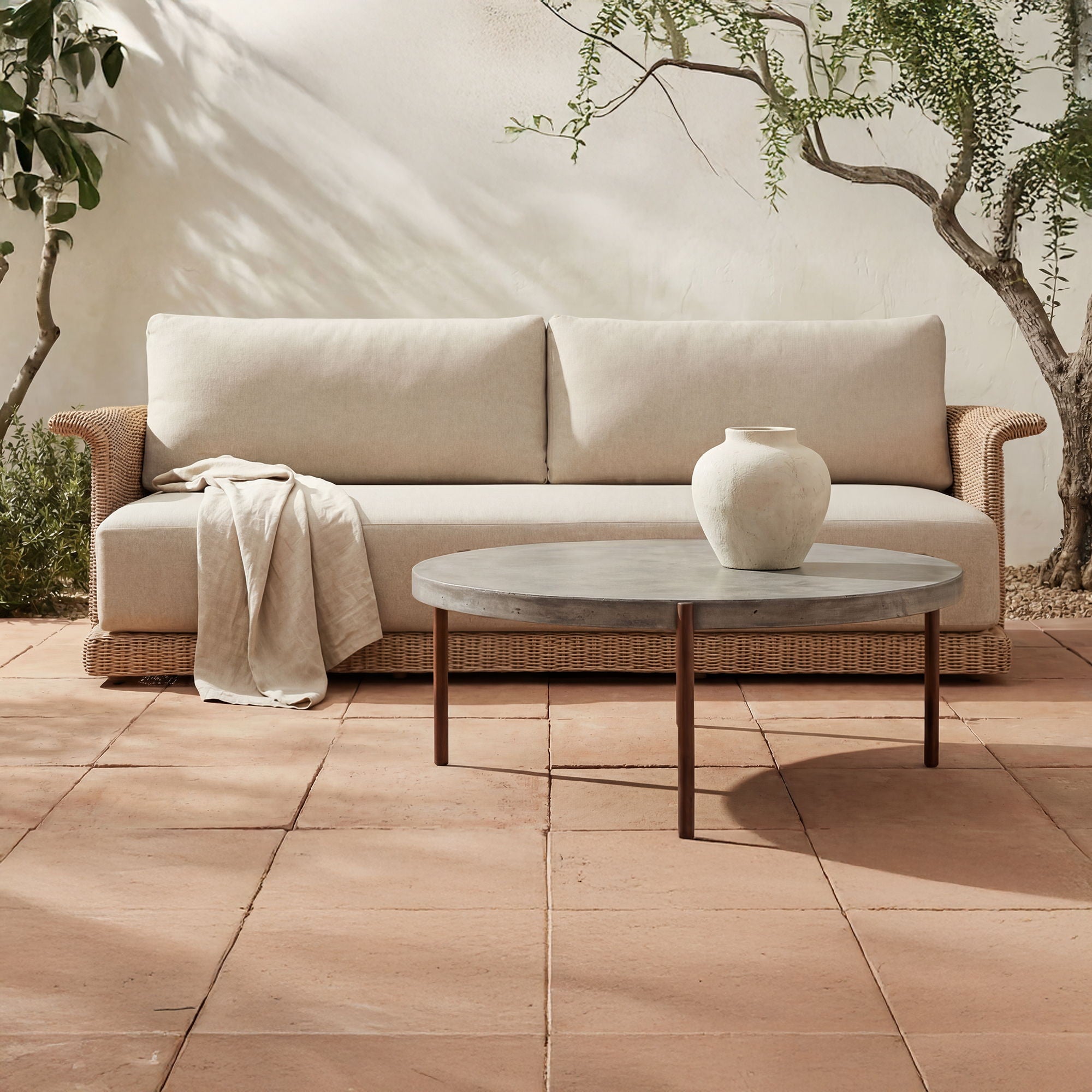 Meredith - Sofa - Beige - Image 3