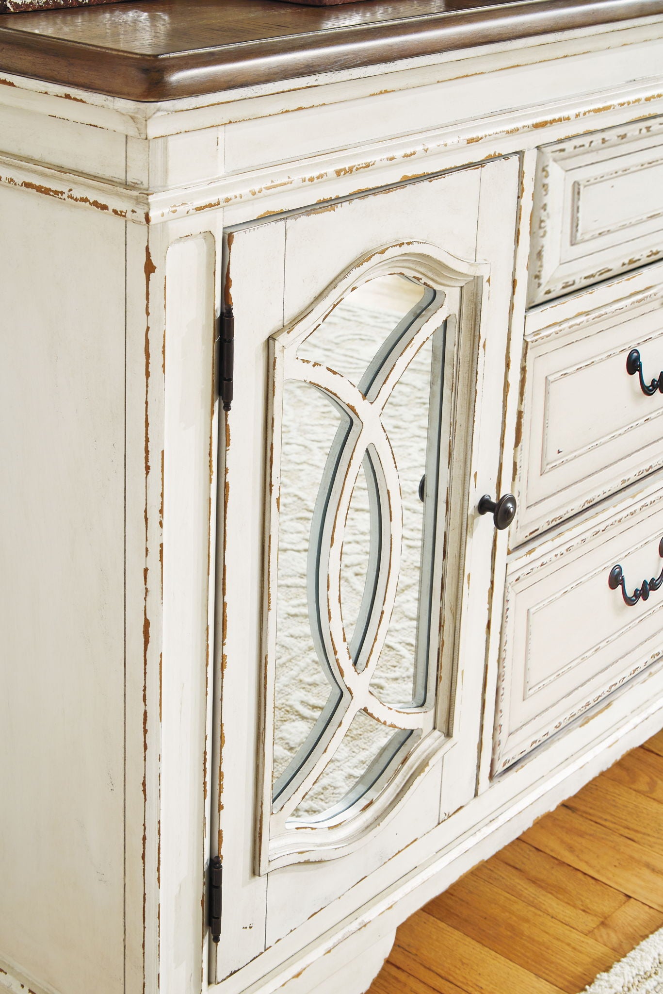 Realyn - Dining Room Server - Chipped White - Image 3