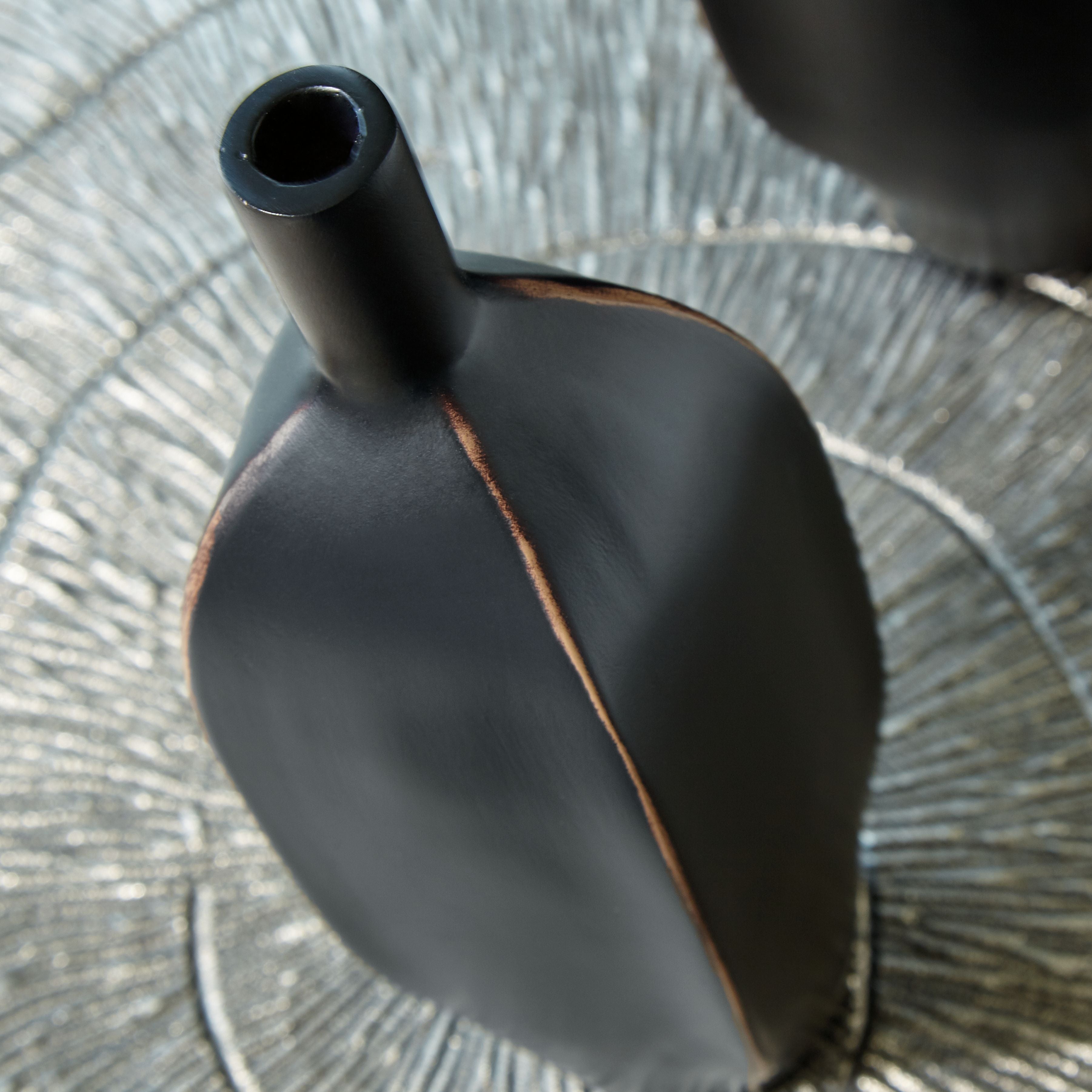 Rhaveney - Vase - Small - Image 3