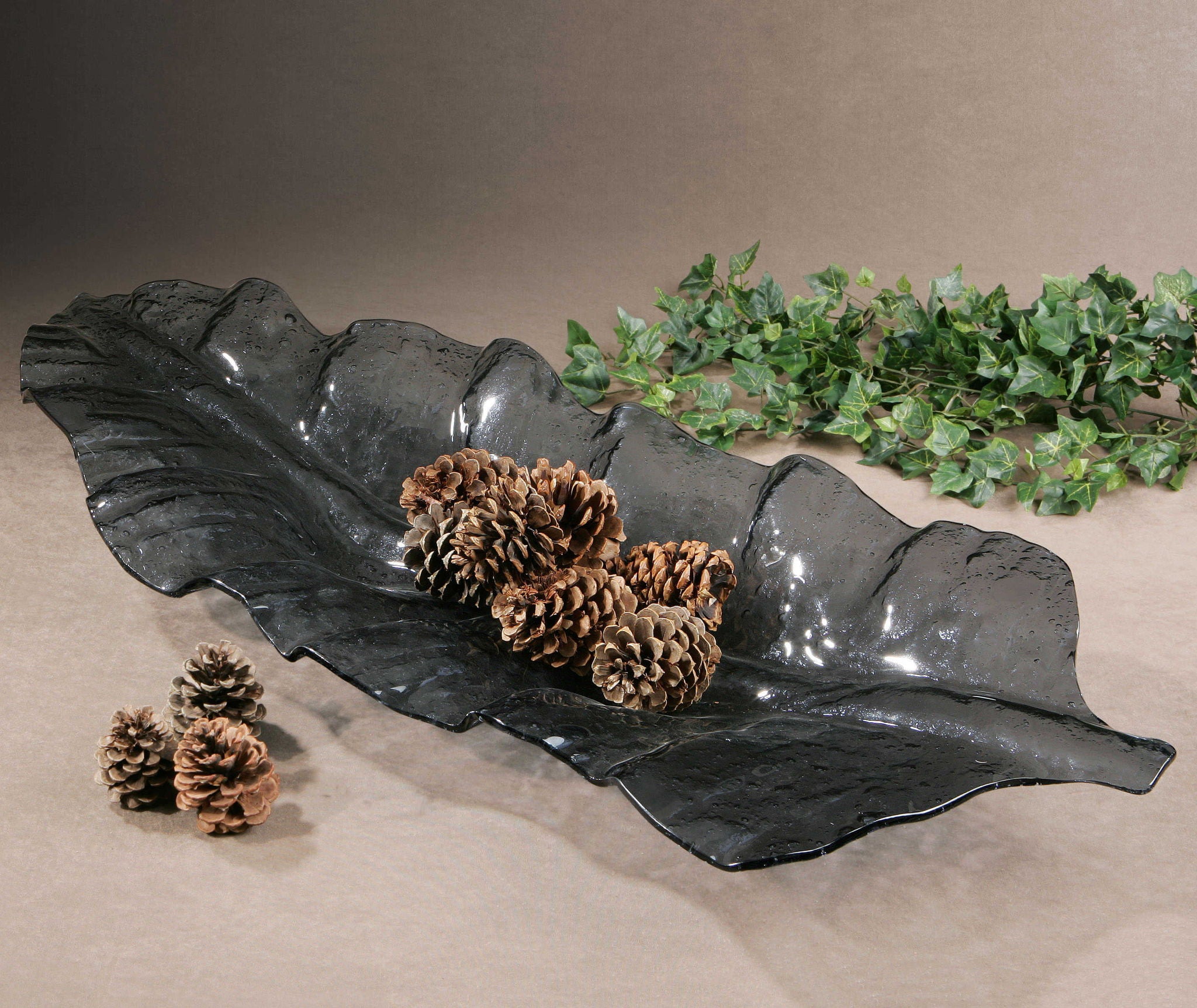 Smoked Leaf - Glass Tray - Dark Gray - Image 2