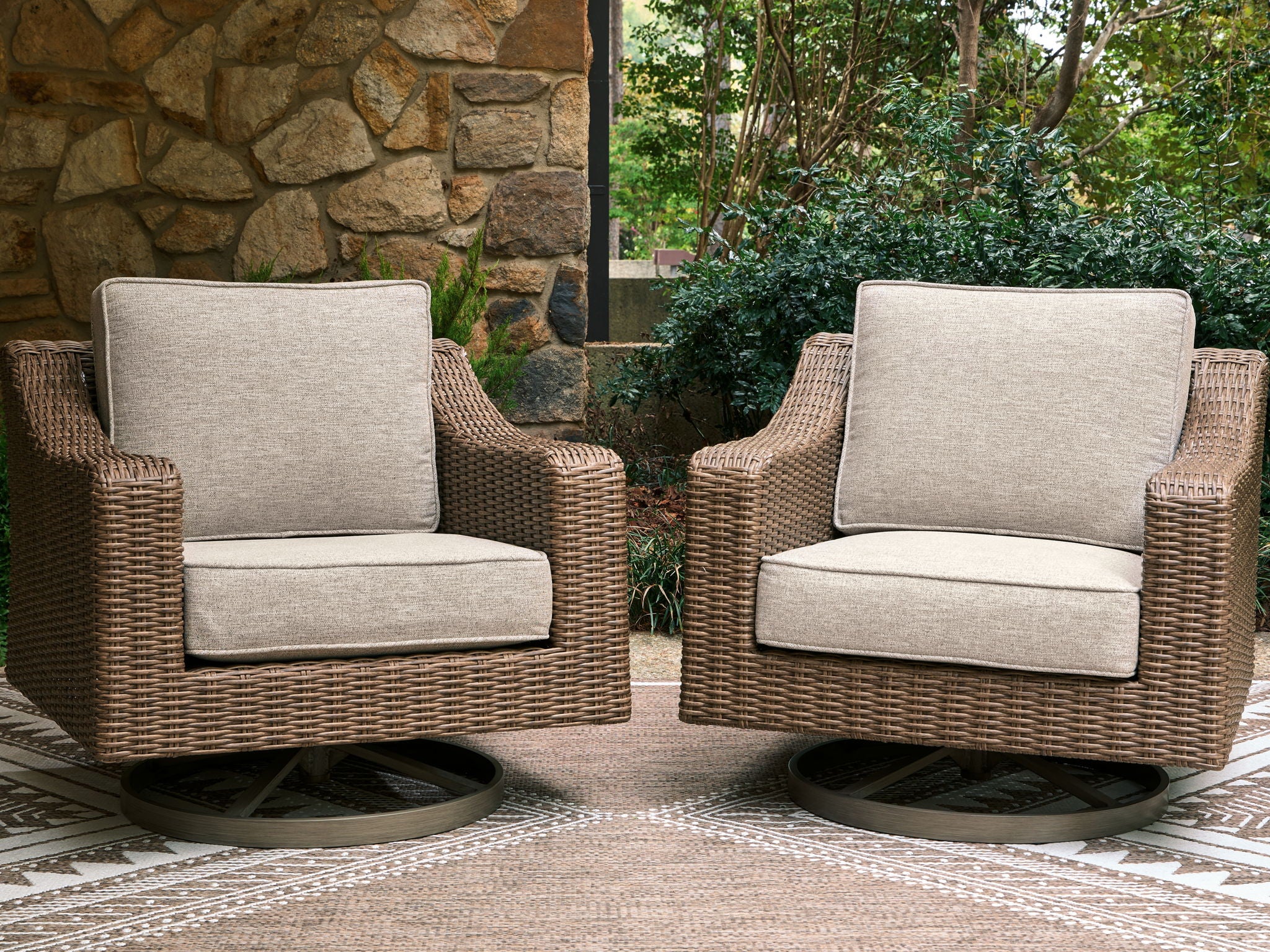 Laguna Heights - Swivel Lounge With Cushion - Beige - Image 3
