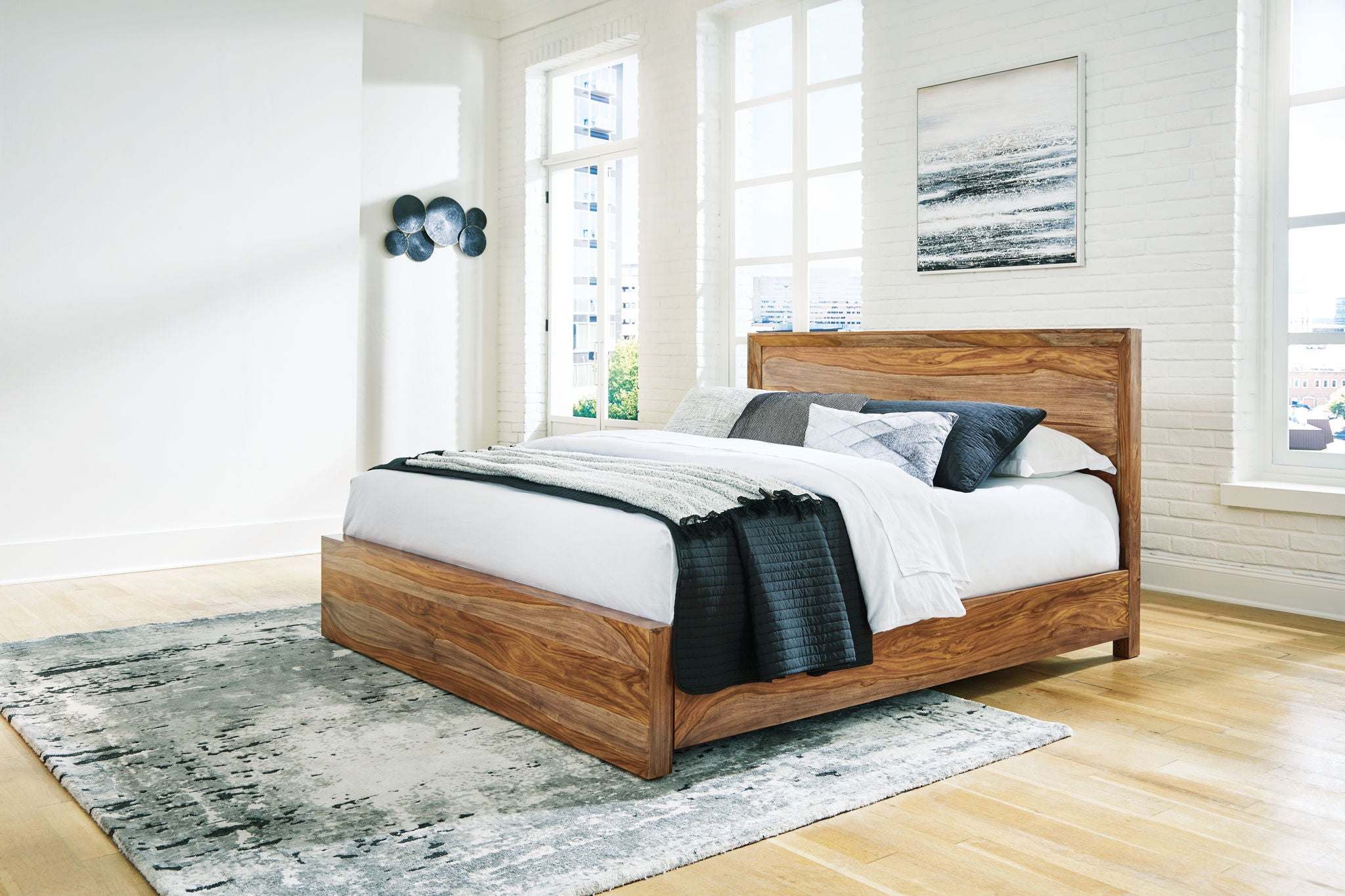 Dressonni - Panel Bed - Image 3