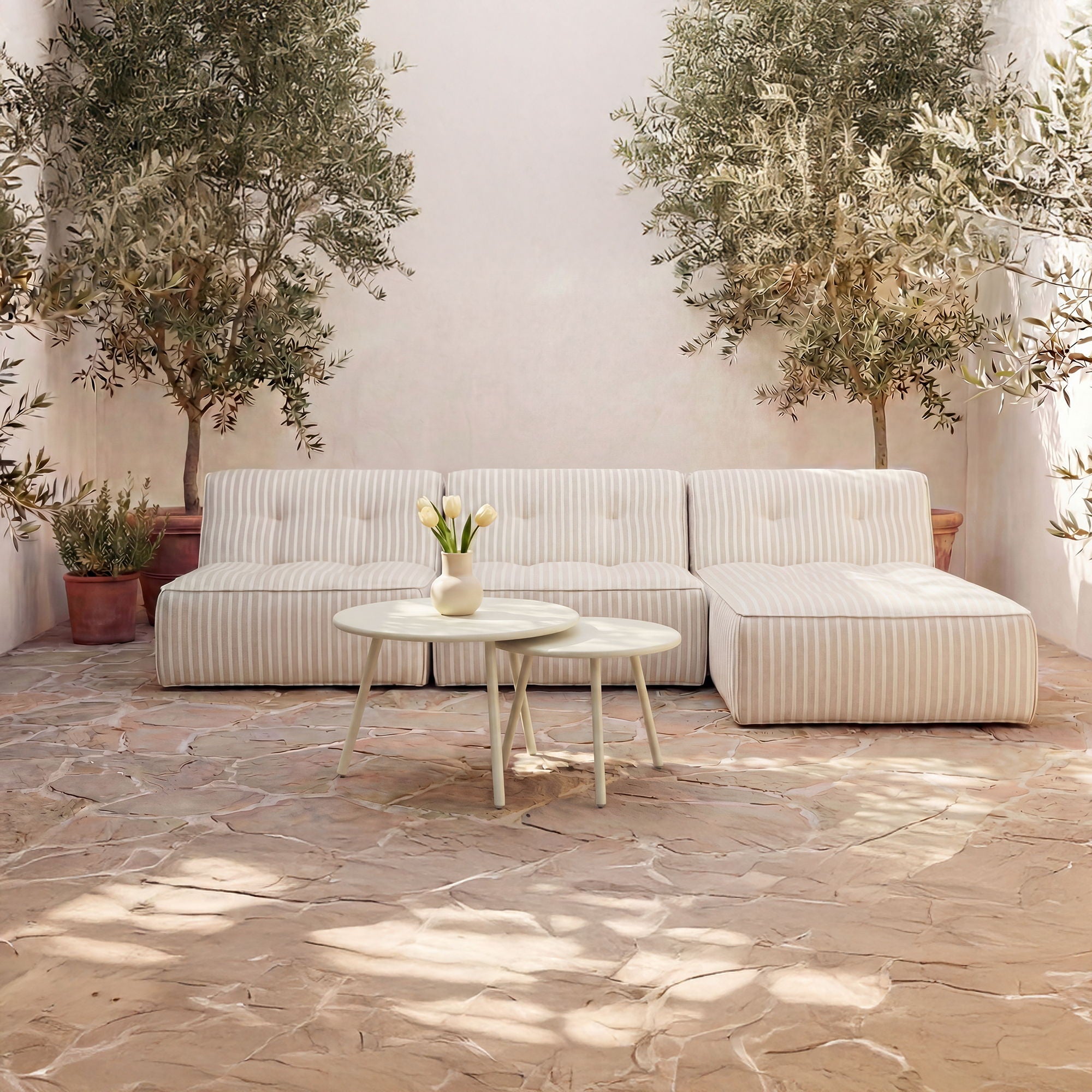 Kari – Outdoor Nesting Coffee Table – Cream / White